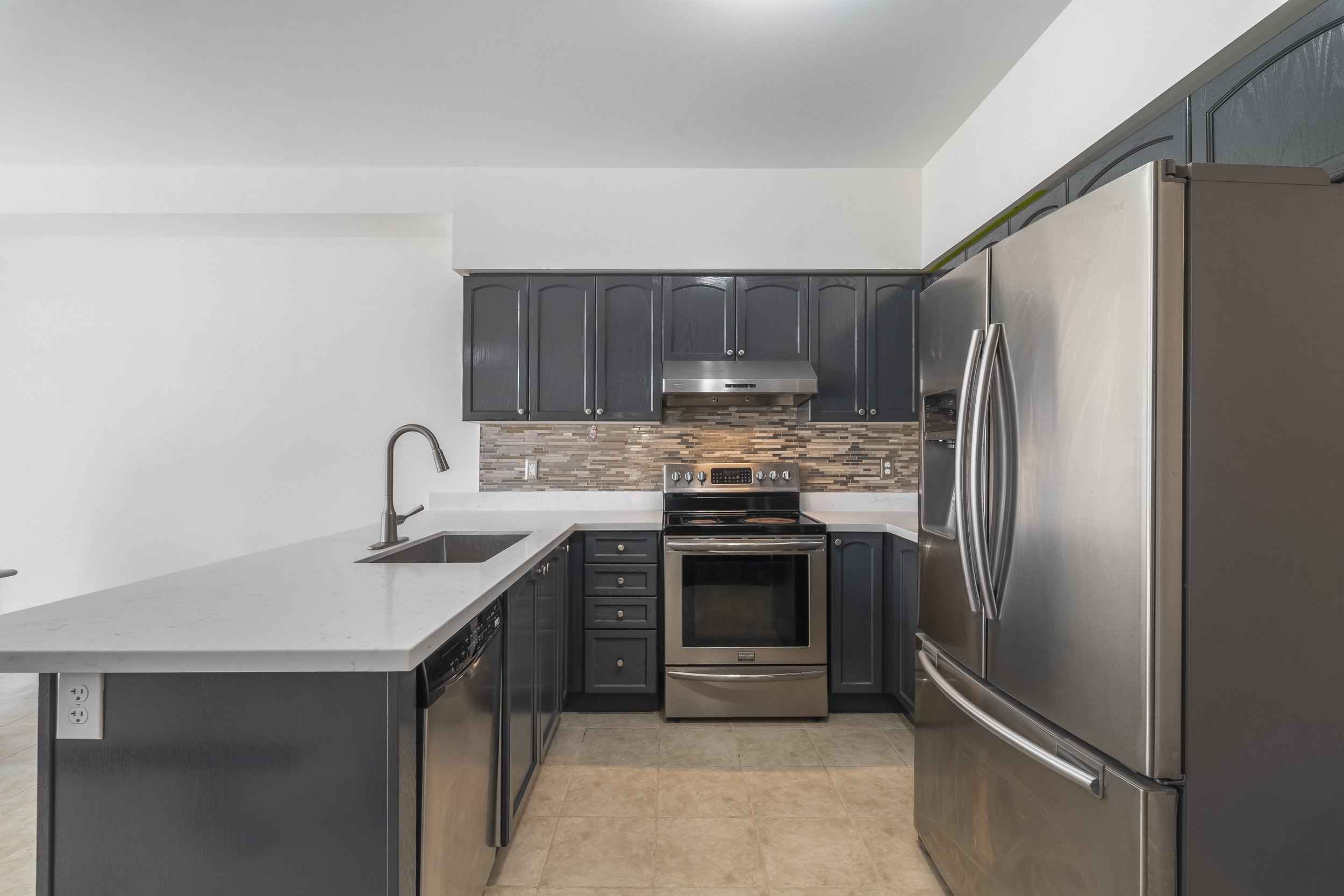 Frameless - 9 Constance St - 008.jpg