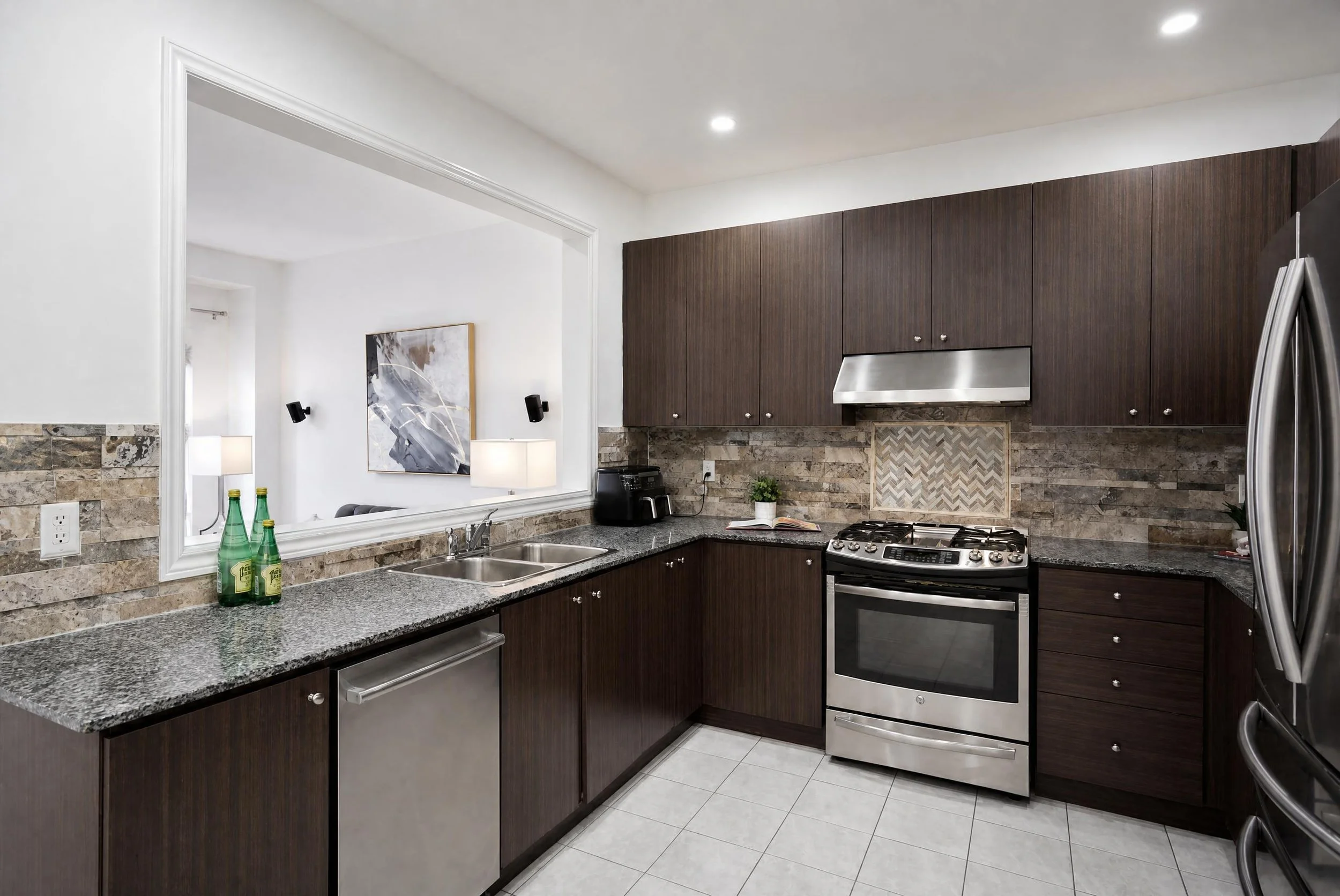 Frameless - 1548 Winville Rd - 014.jpg