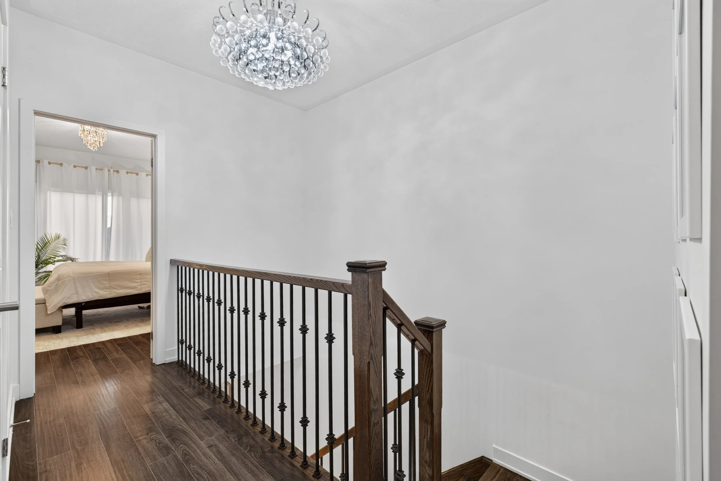 Frameless - 62 Pageant Ave - 030.jpg