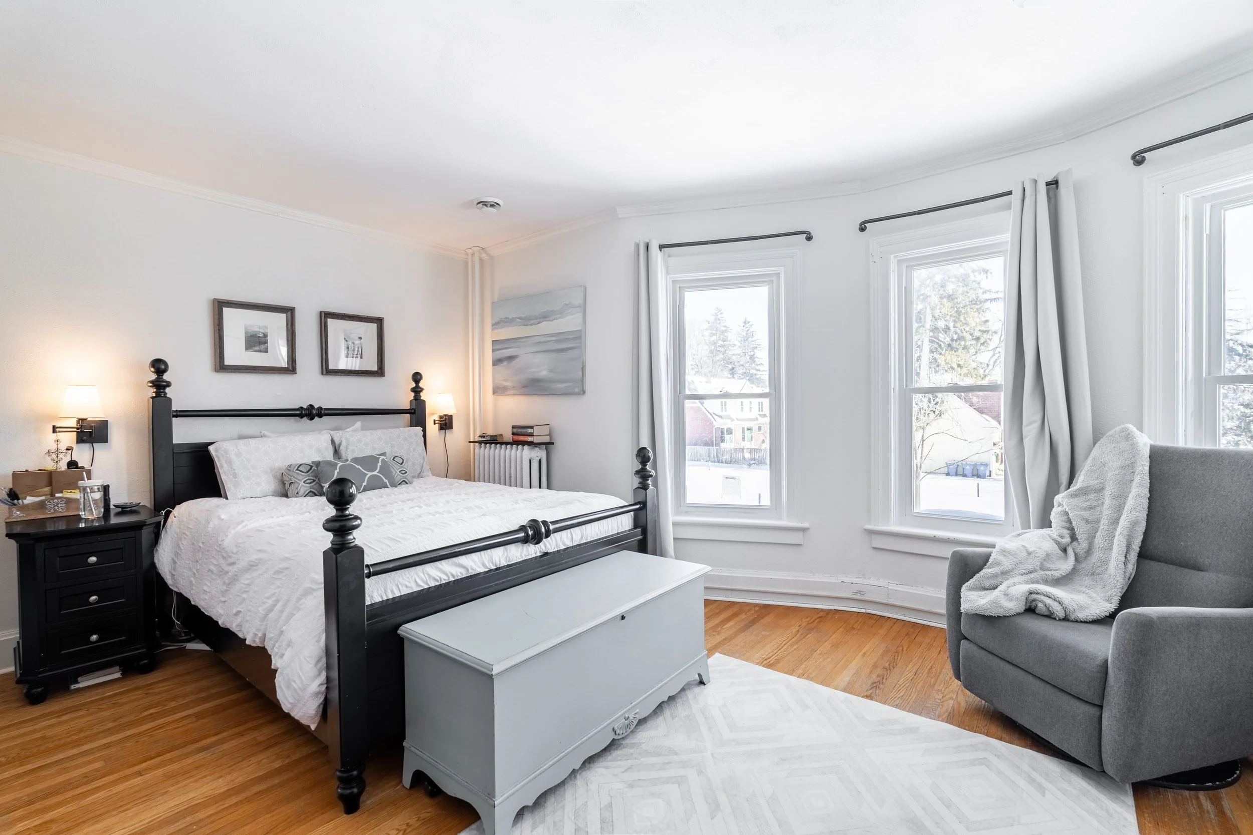 Framless - 6038 Main St - 038.jpg