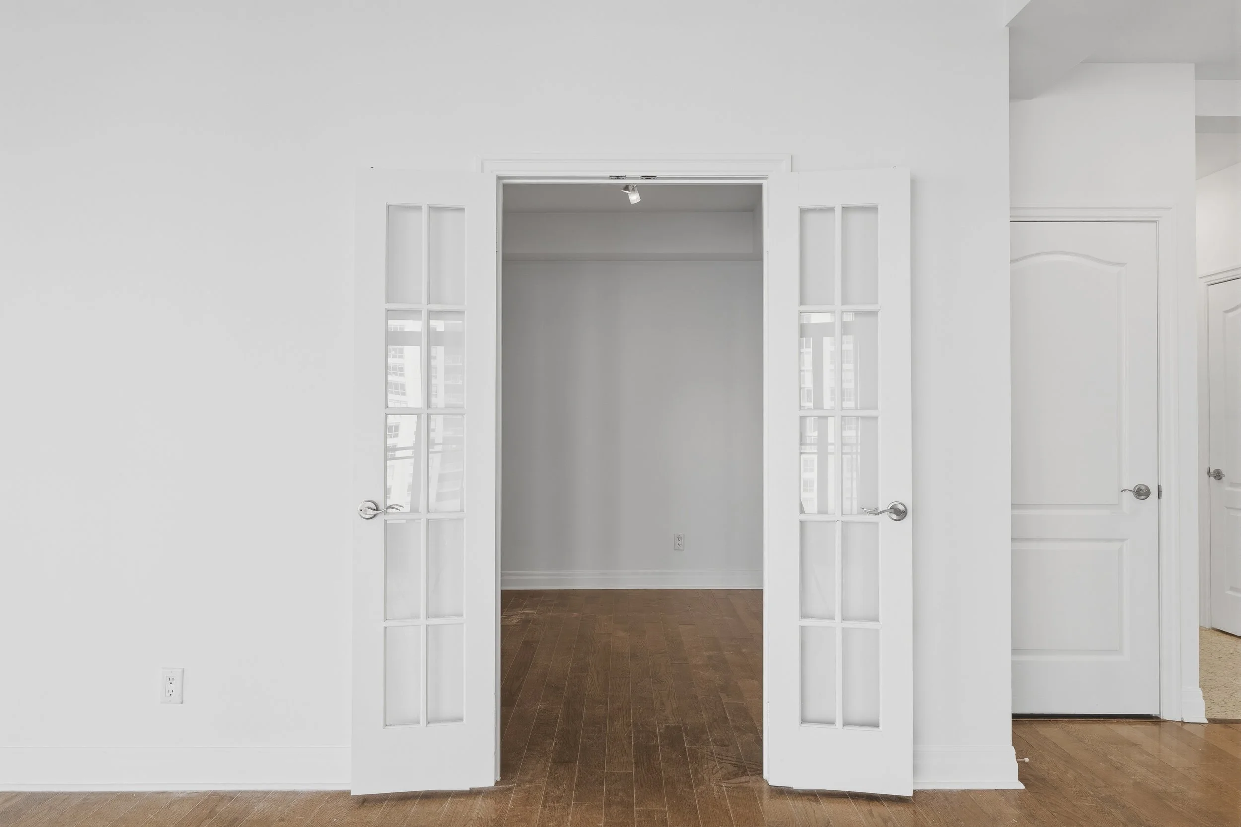 Frameless - 808 2119 Lake Shore Blvd - 036.JPG