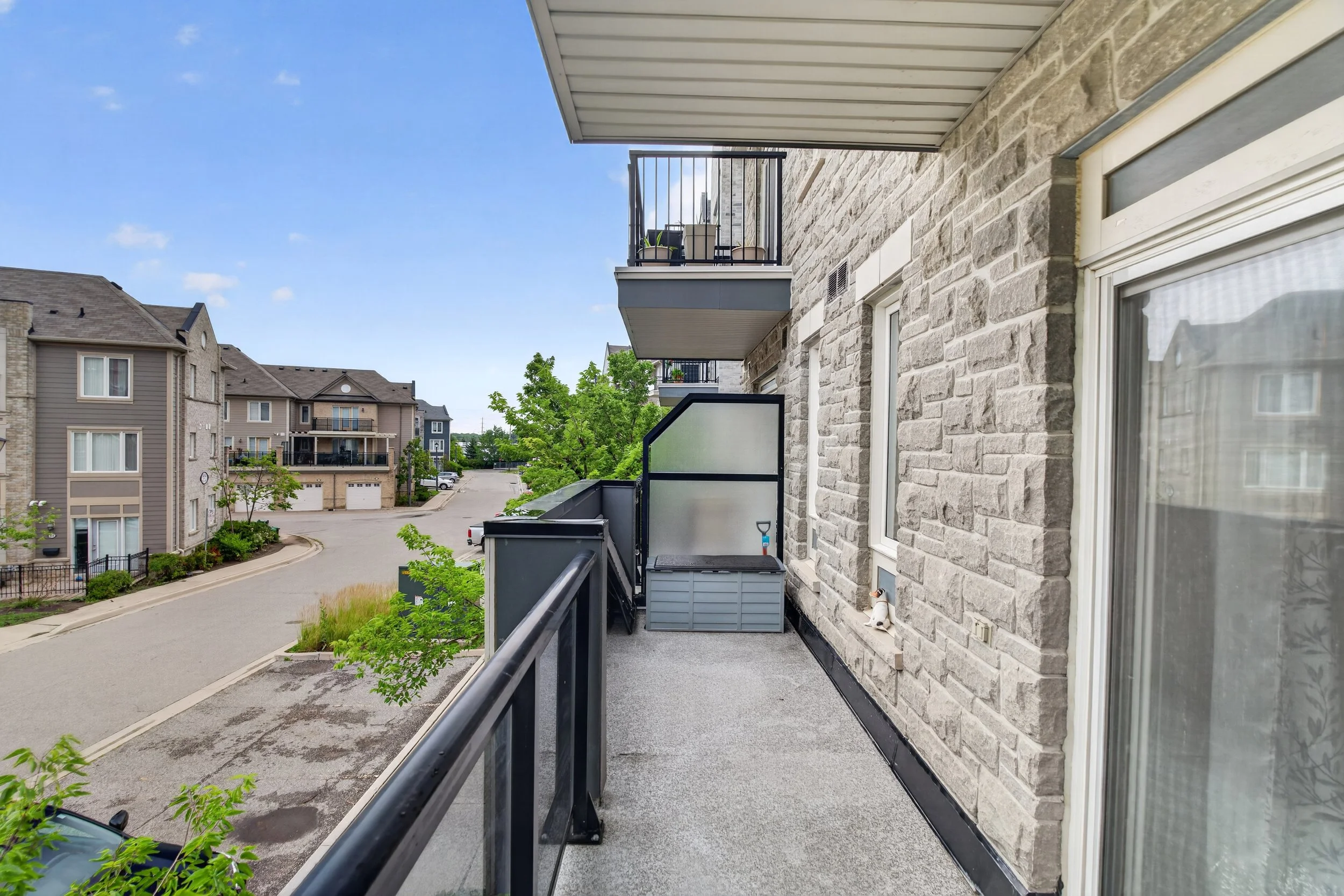 Frameless - 3075 Thomas St - 026.jpg