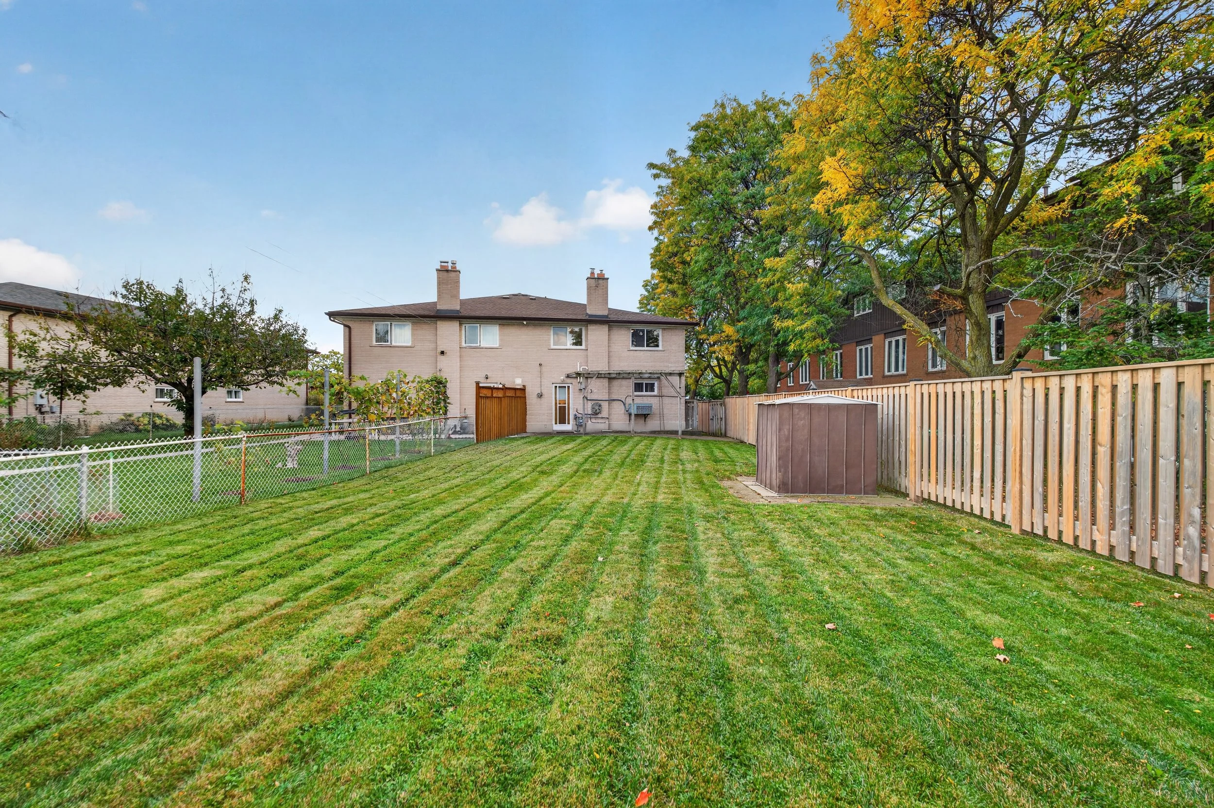 Frameless - 3697 Broomhill Cres - 059.jpg
