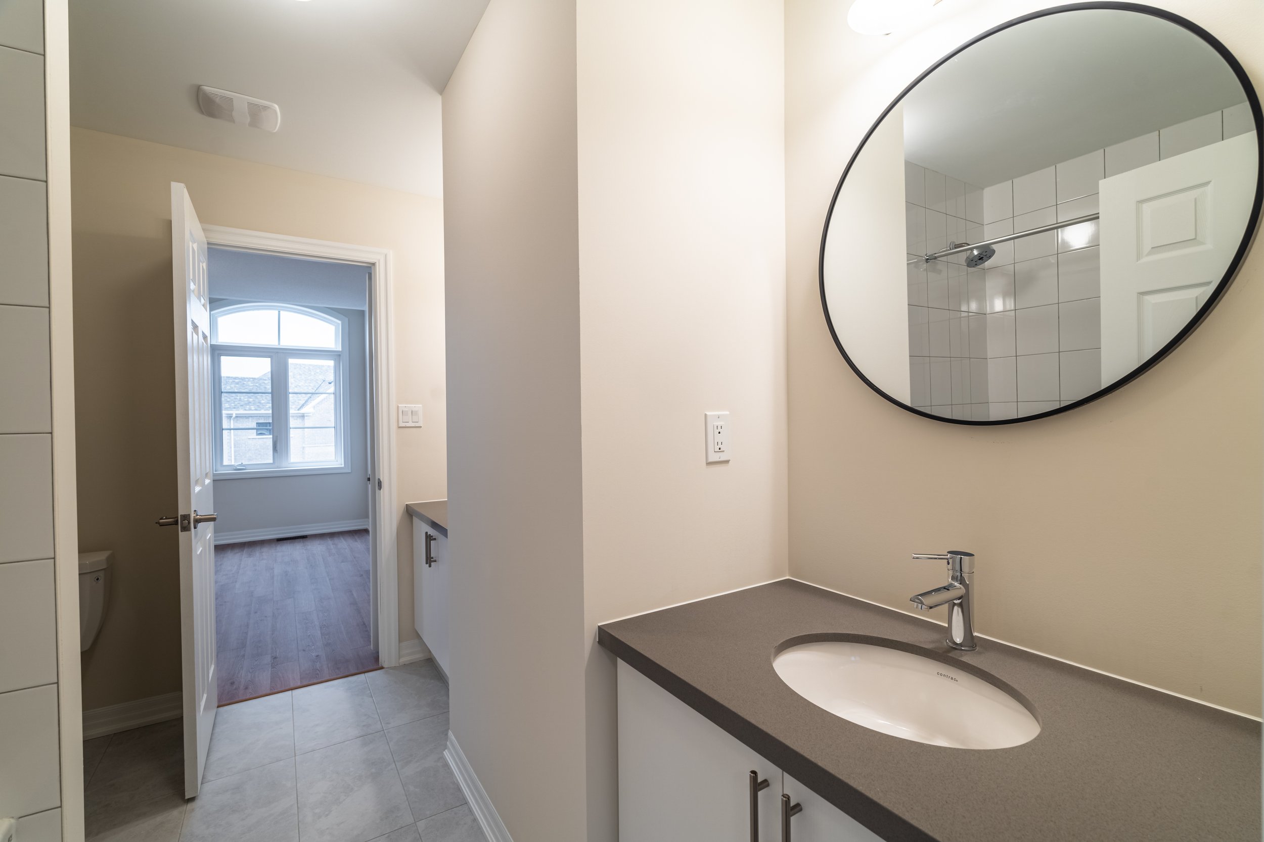 Frameless035.jpg
