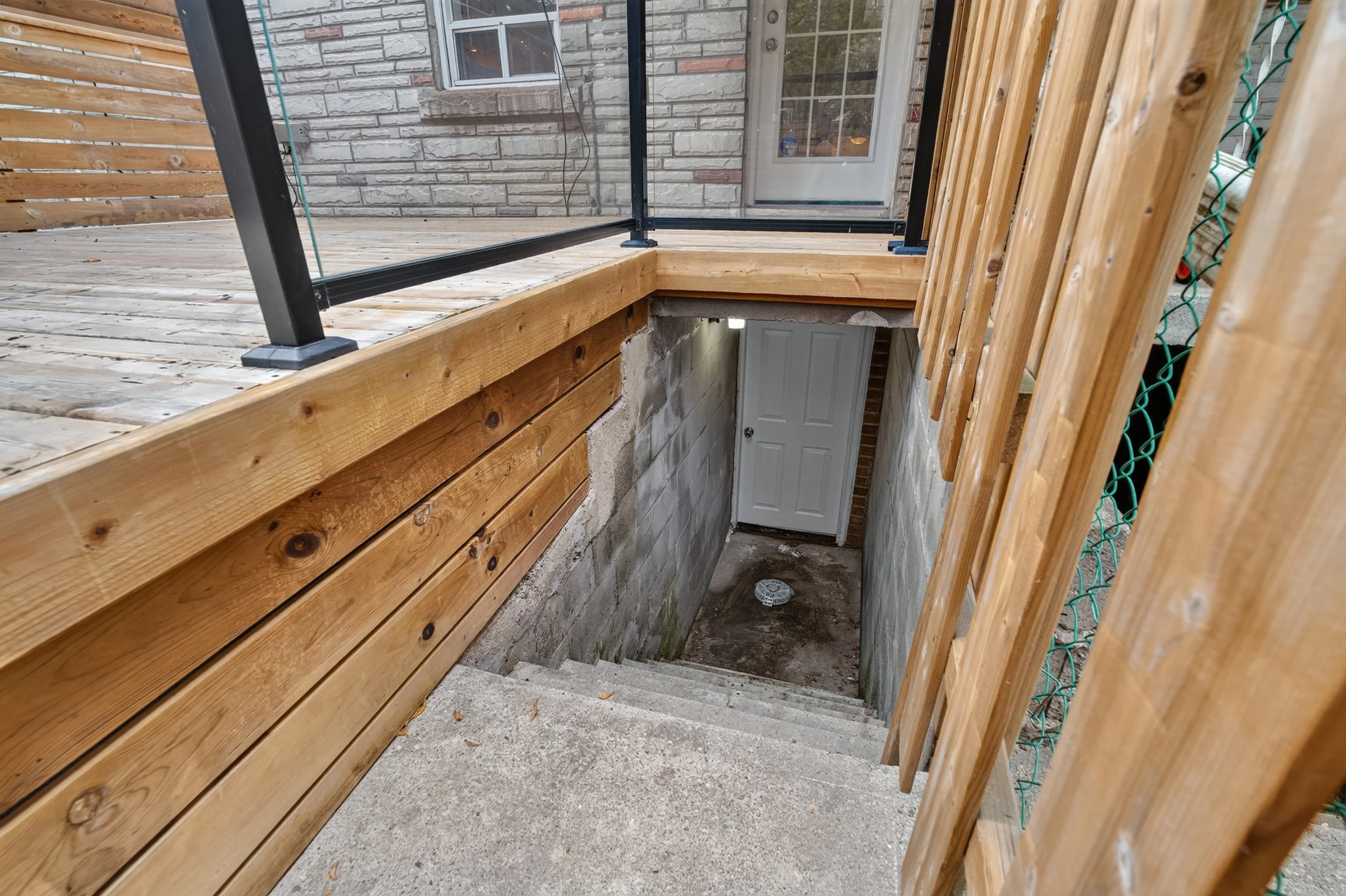 Frameless - 693 Greenwood Ave - 048.jpg