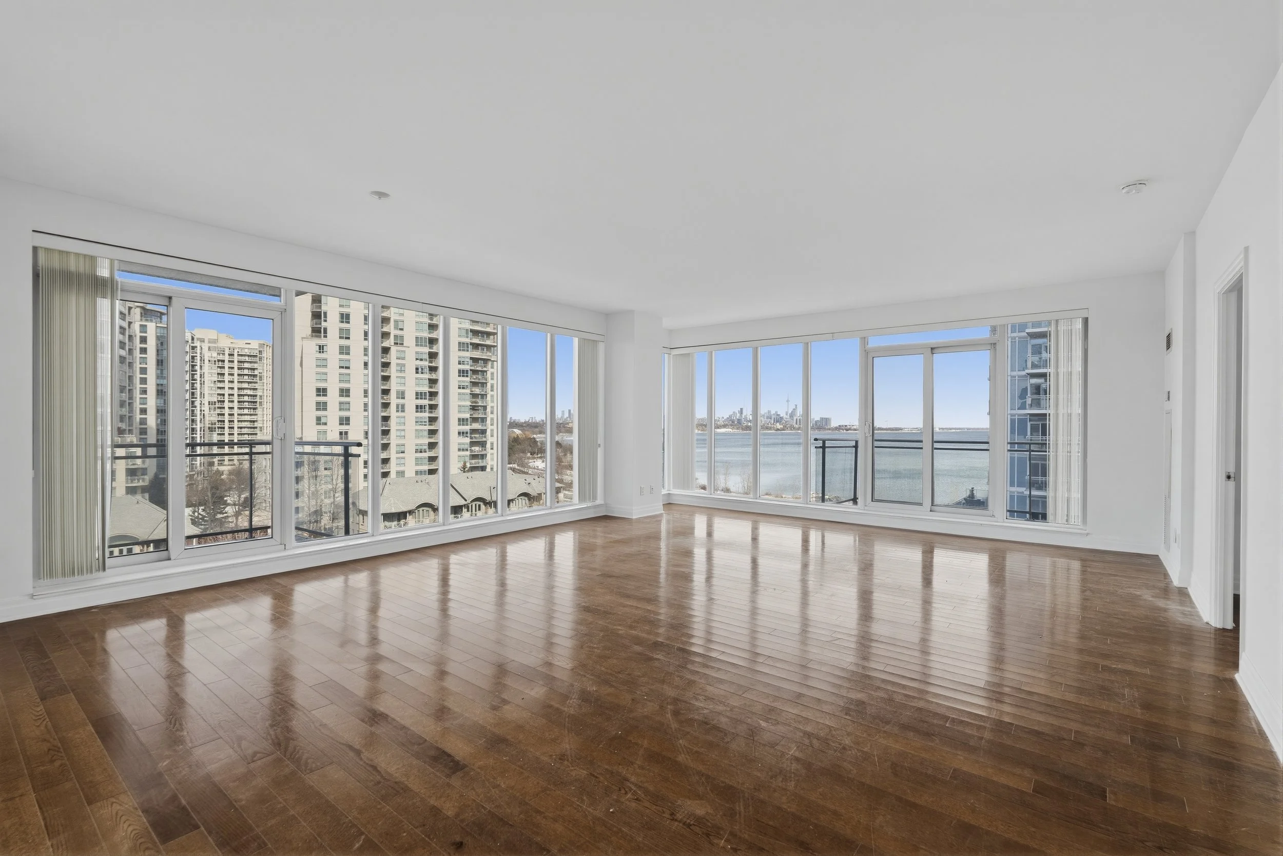 Frameless - 808 2119 Lake Shore Blvd - 007.JPG