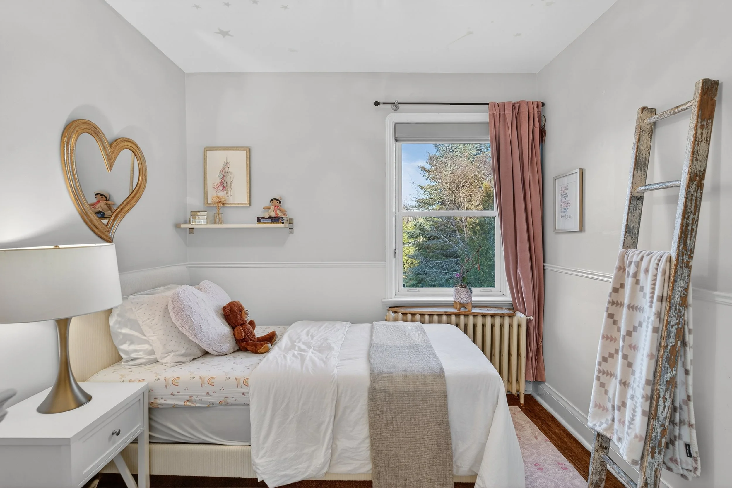 Frameless - 505 Sutherland -029.jpg