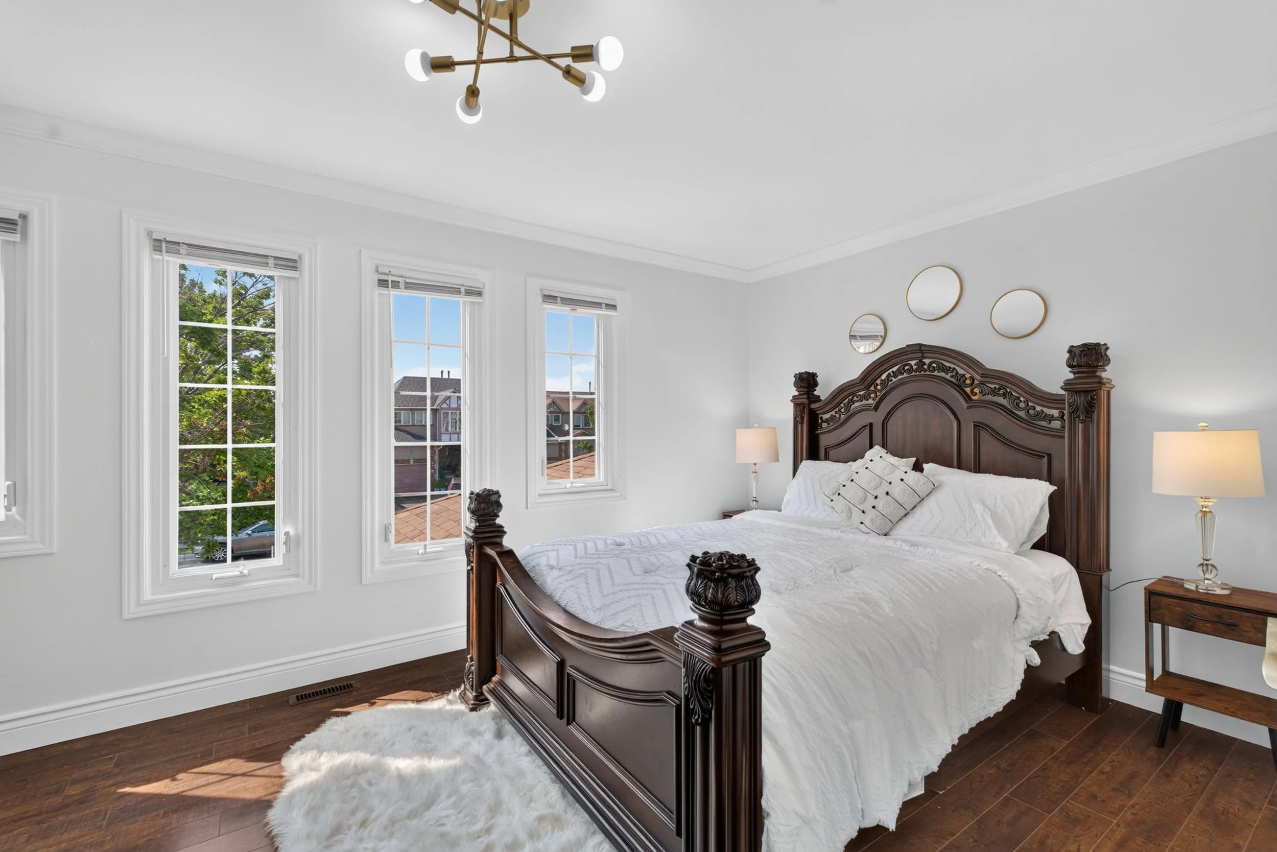 Frameless - 14 Mullis Cres - 023.jpg