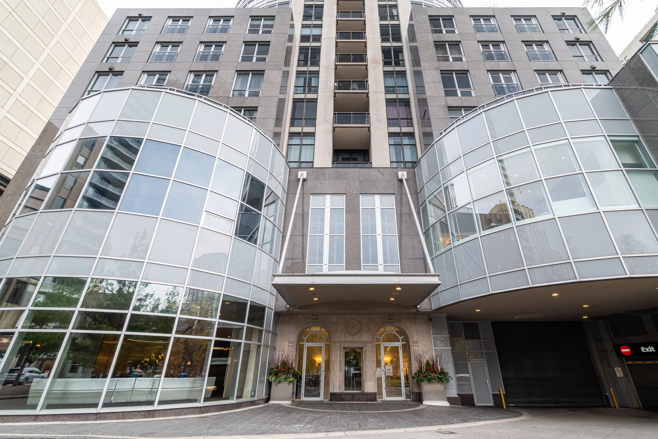 U1403  10 Bellair St, Toronto - 010.jpg
