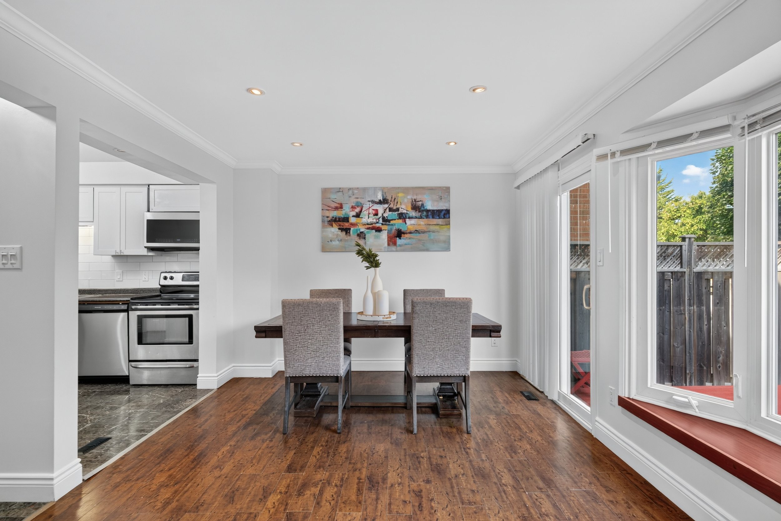 Frameless - 14 Mullis Cres - 018.jpg