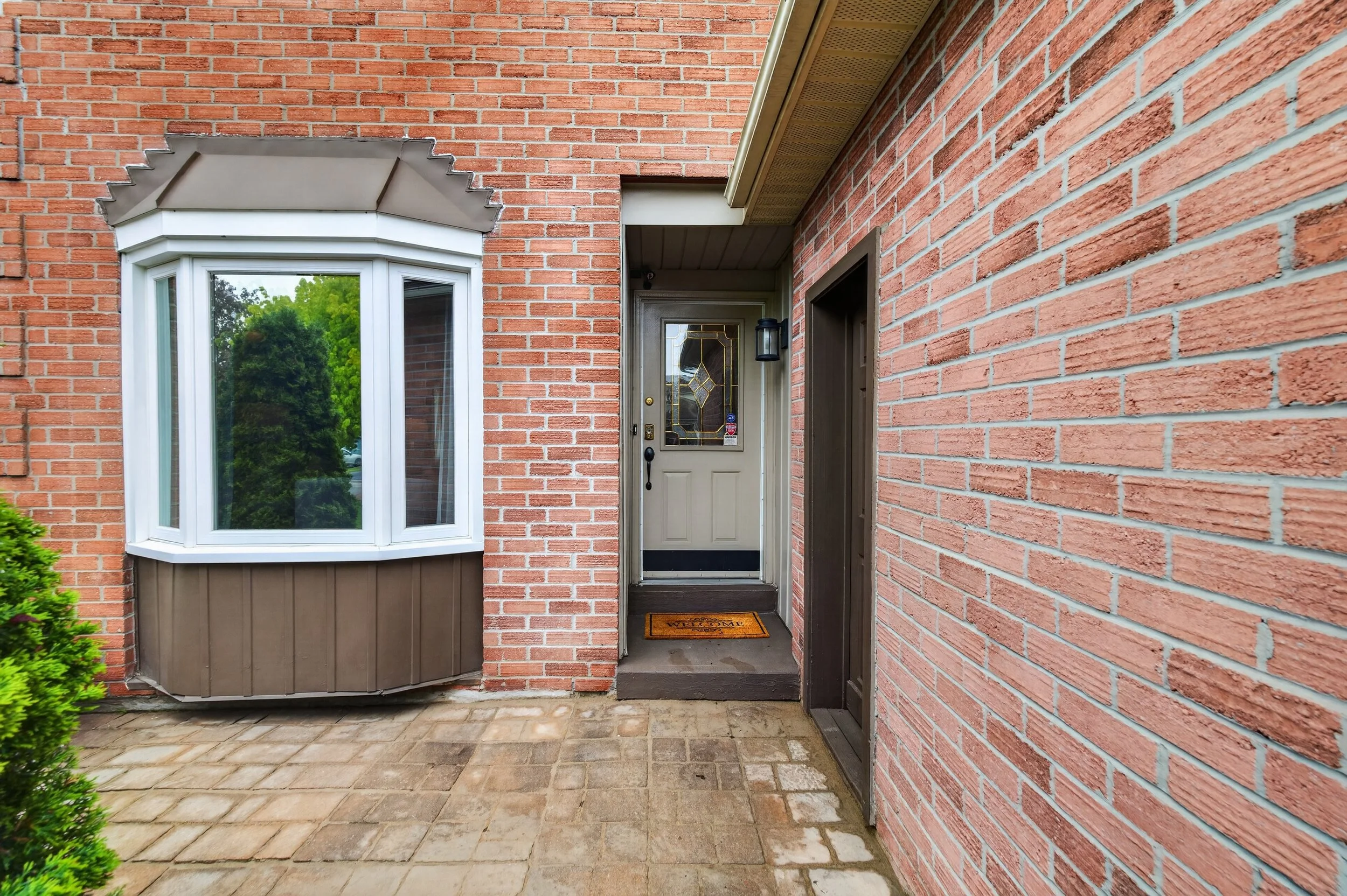Frameless - 12 Patterson Cres - 007.jpg