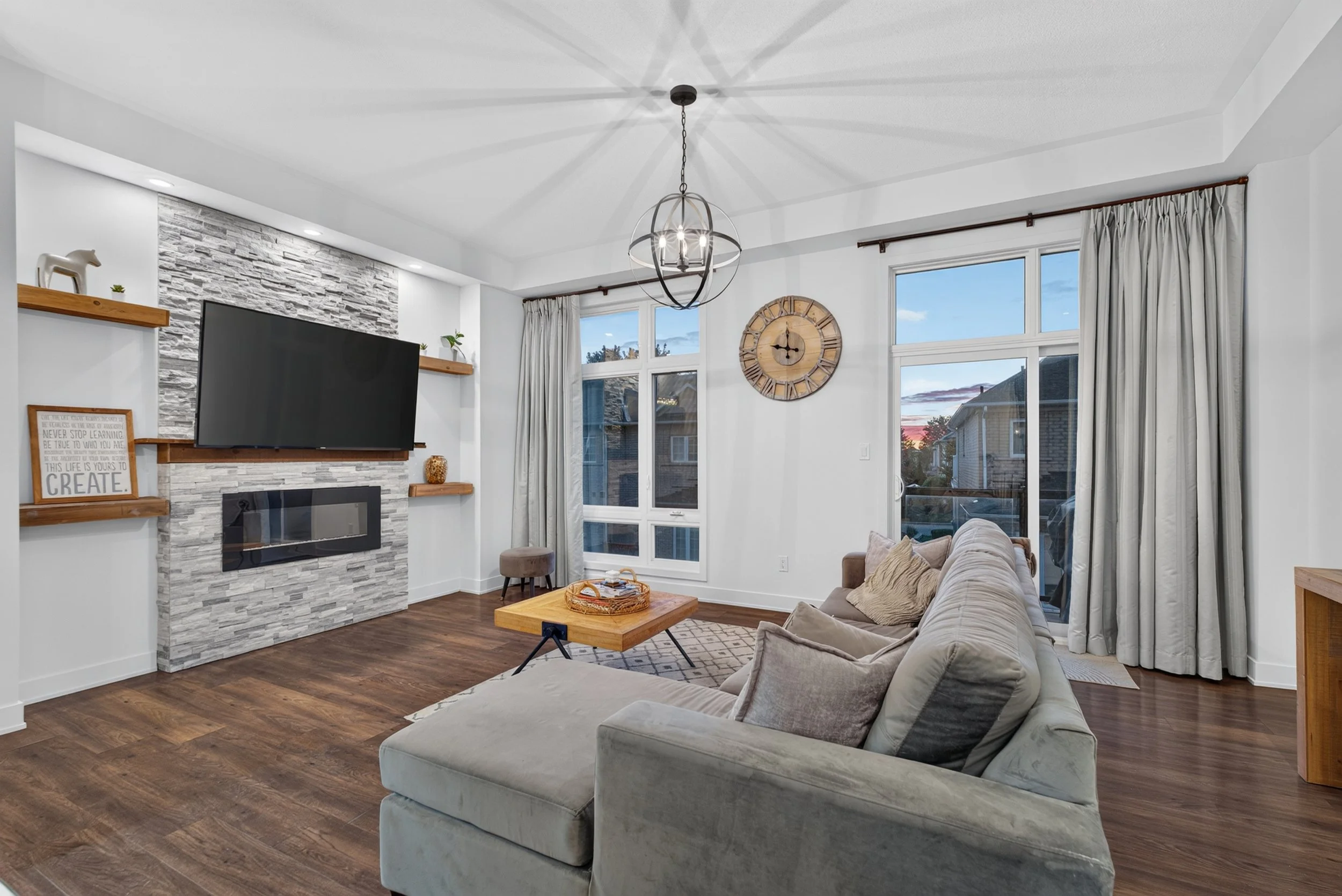 Frameless - 62 Pageant Ave - 023.jpg