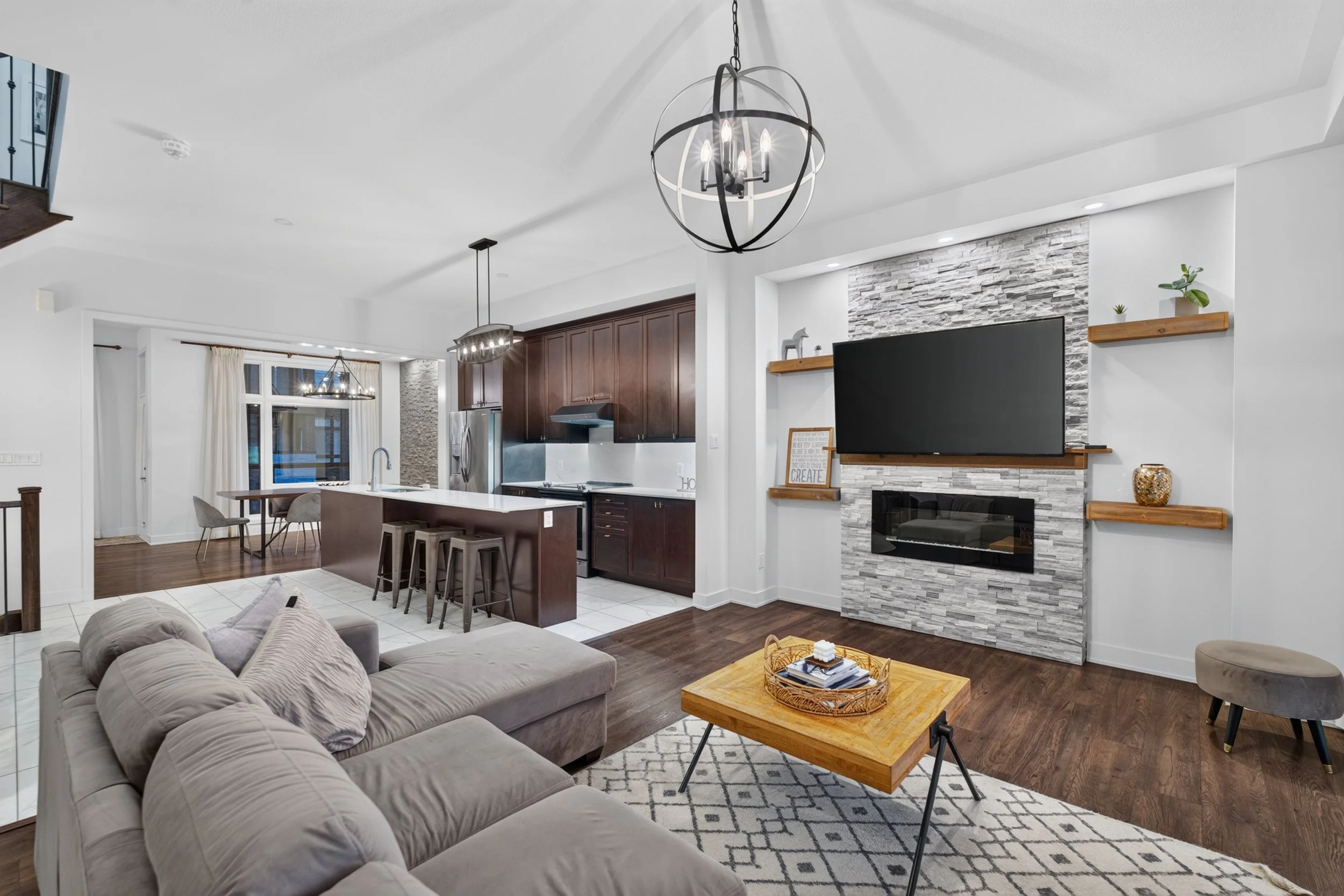 Frameless - 62 Pageant Ave - 026.jpg