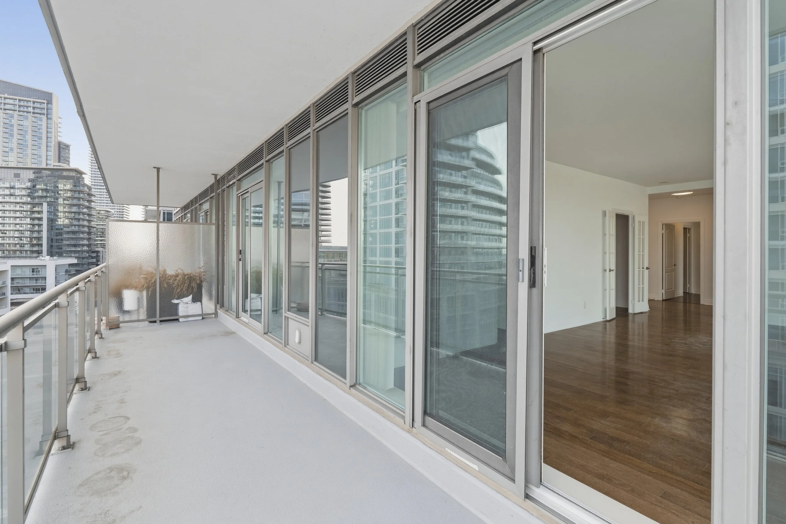 Frameless - 808 2119 Lake Shore Blvd - 012.JPG