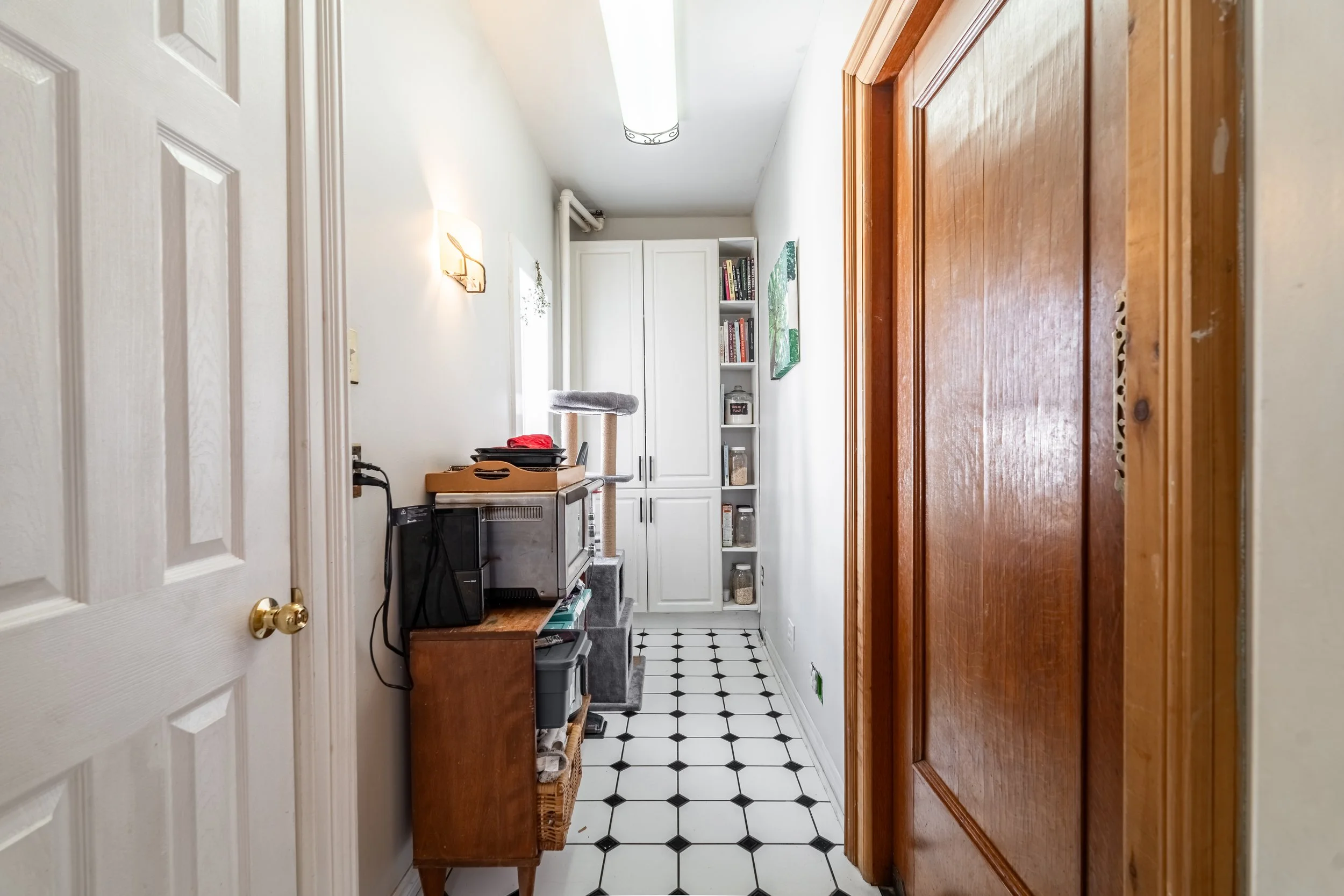 Framless - 6038 Main St - 028.jpg