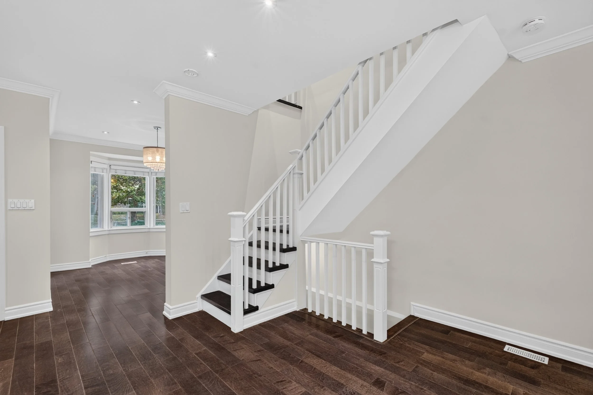 Frameless - 693 Greenwood Ave - 022.jpg
