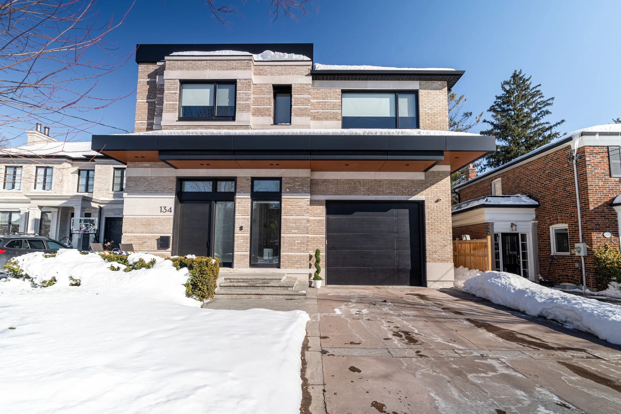 134 Rykert Cres - 004.jpg