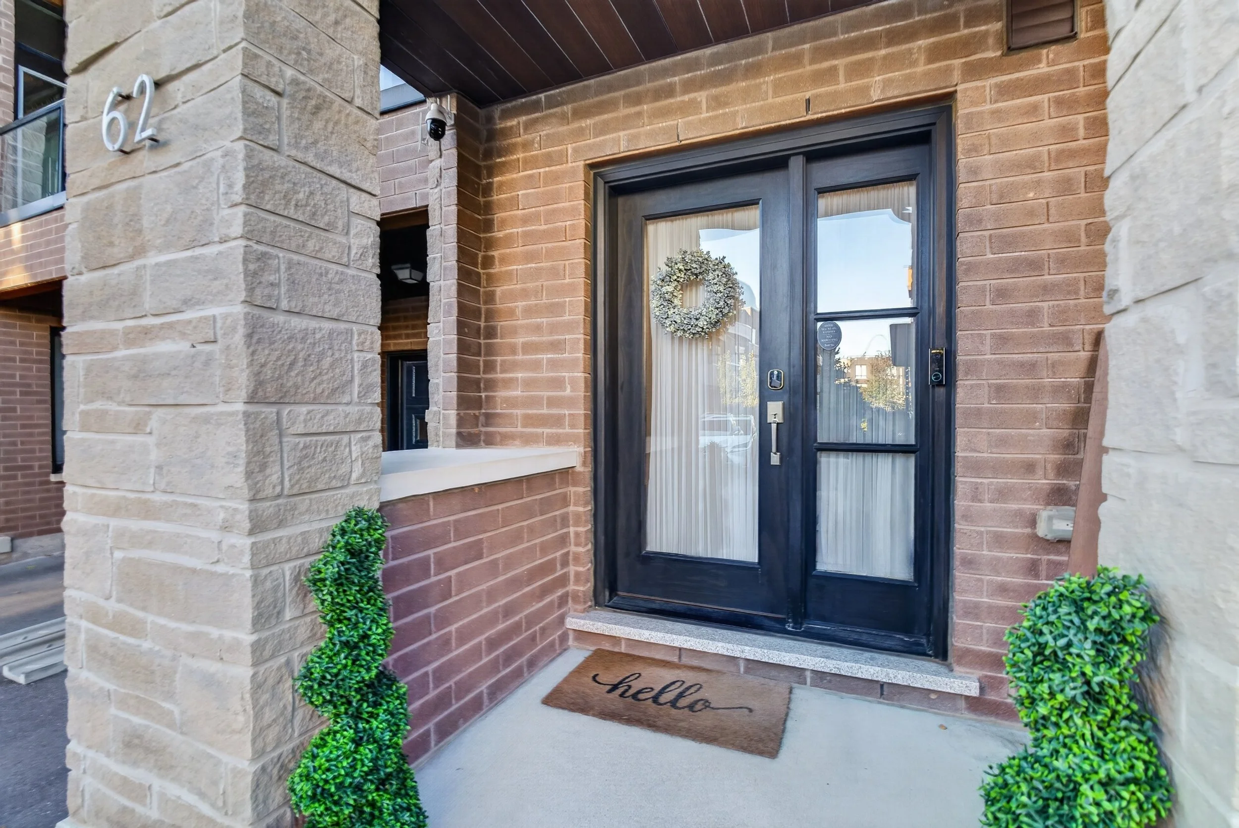 Frameless - 62 Pageant Ave - 007.jpg