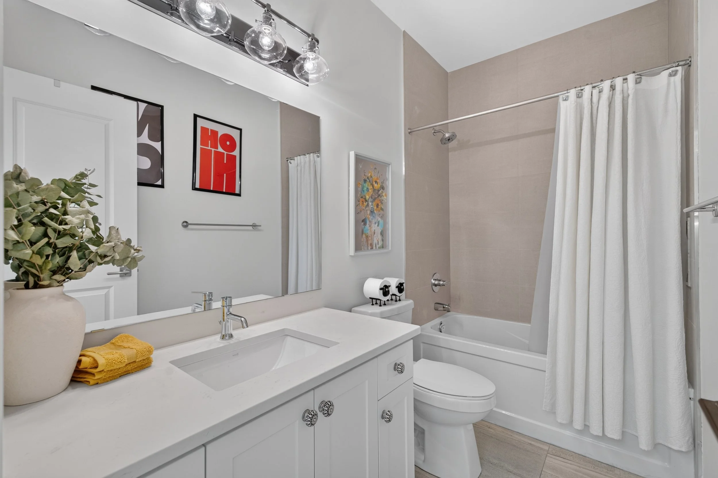 Frameless - 40 Lowther Ave - 056.jpg