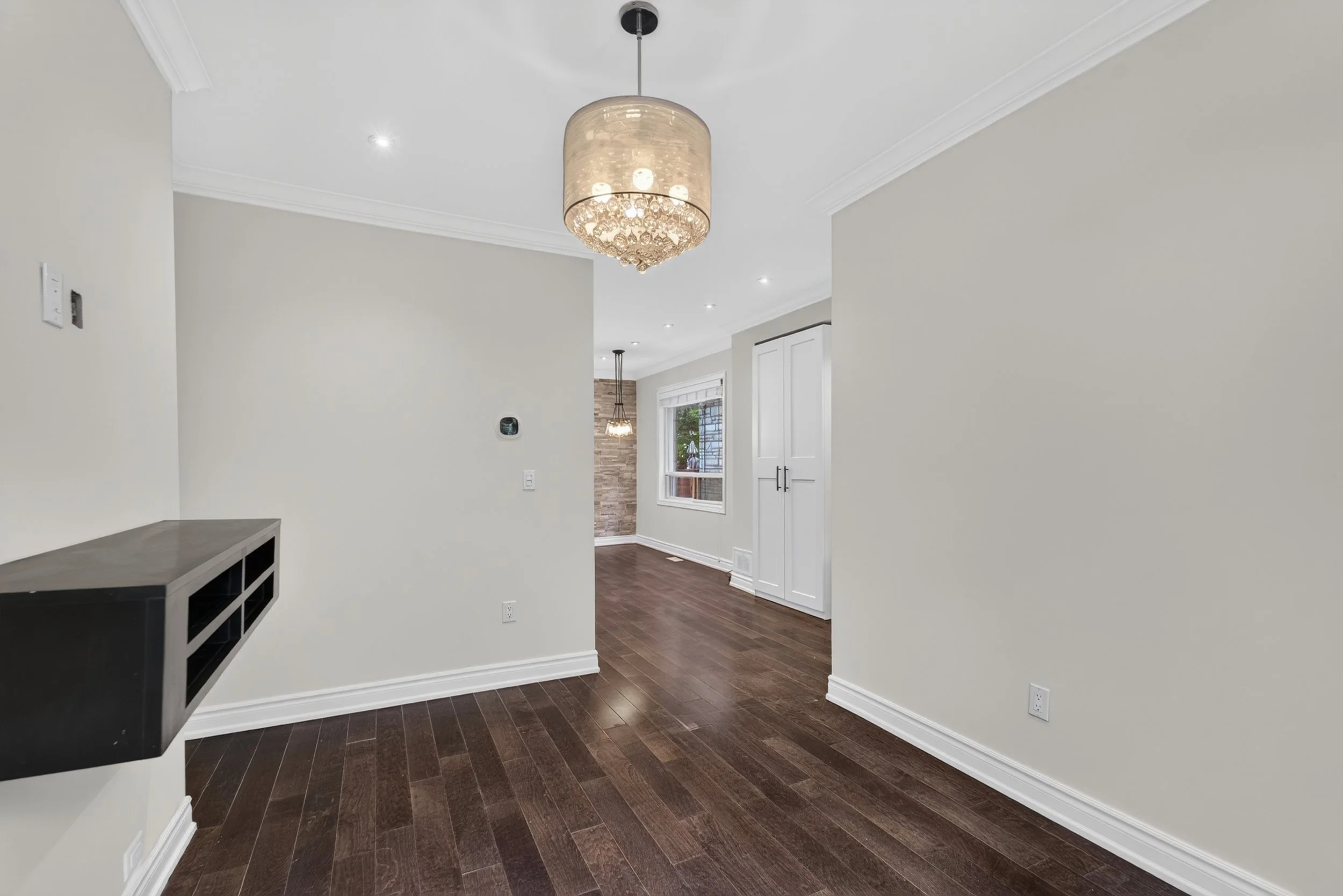 Frameless - 693 Greenwood Ave - 012.jpg