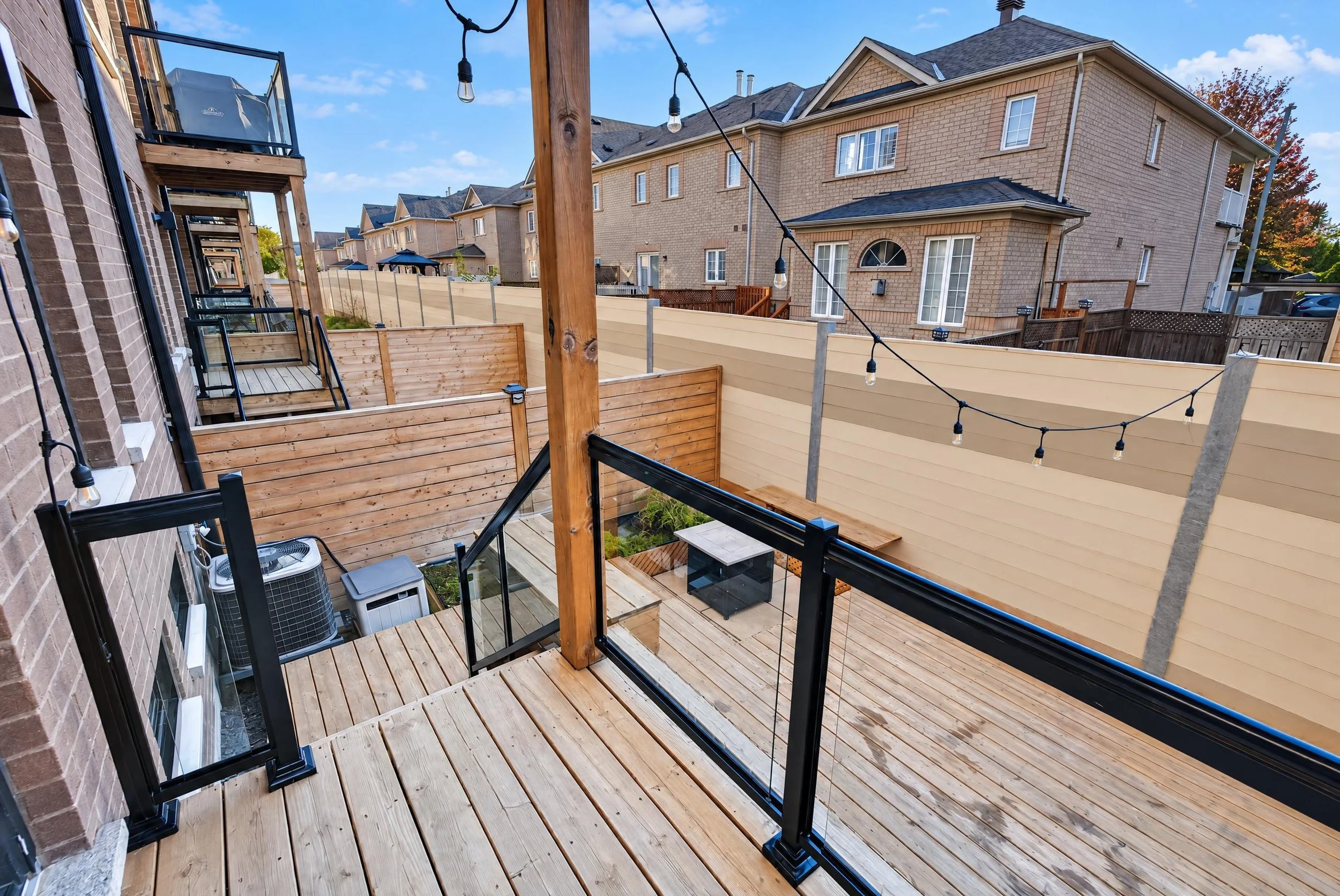 Frameless - 62 Pageant Ave - 049.jpg
