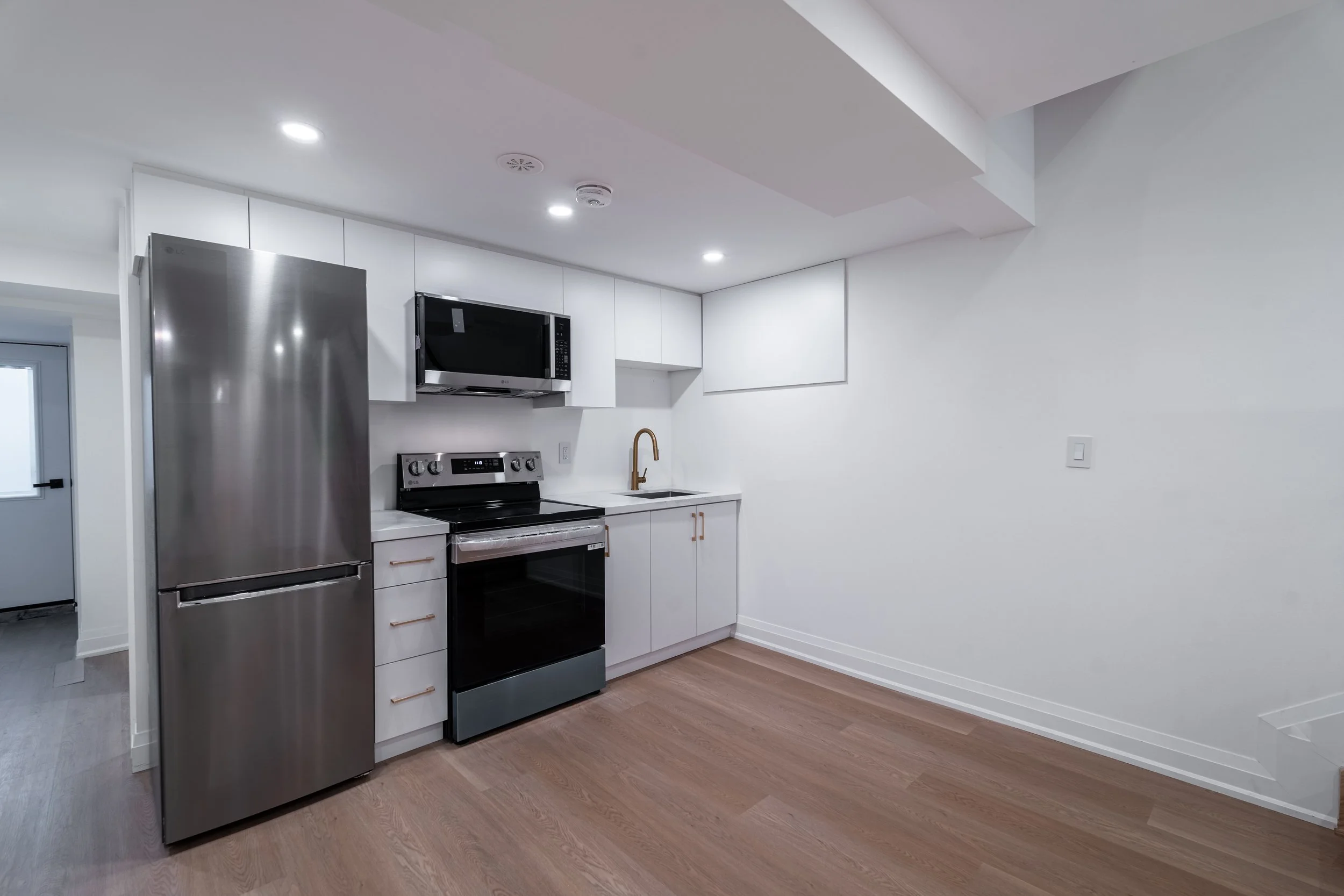 Frameless - 283 Euclid Ave - 040.jpg