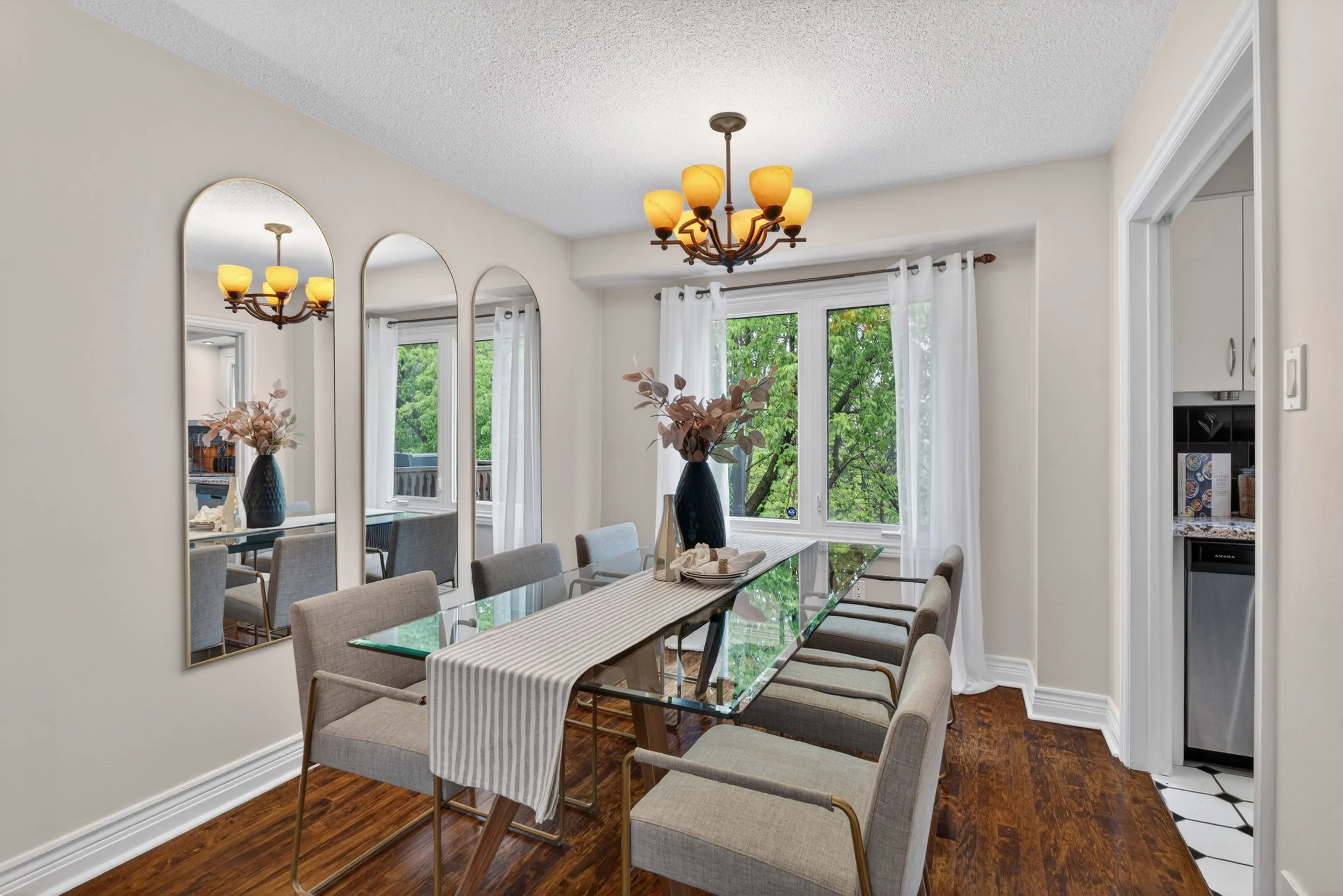 Frameless - 12 Patterson Cres - 015.jpg