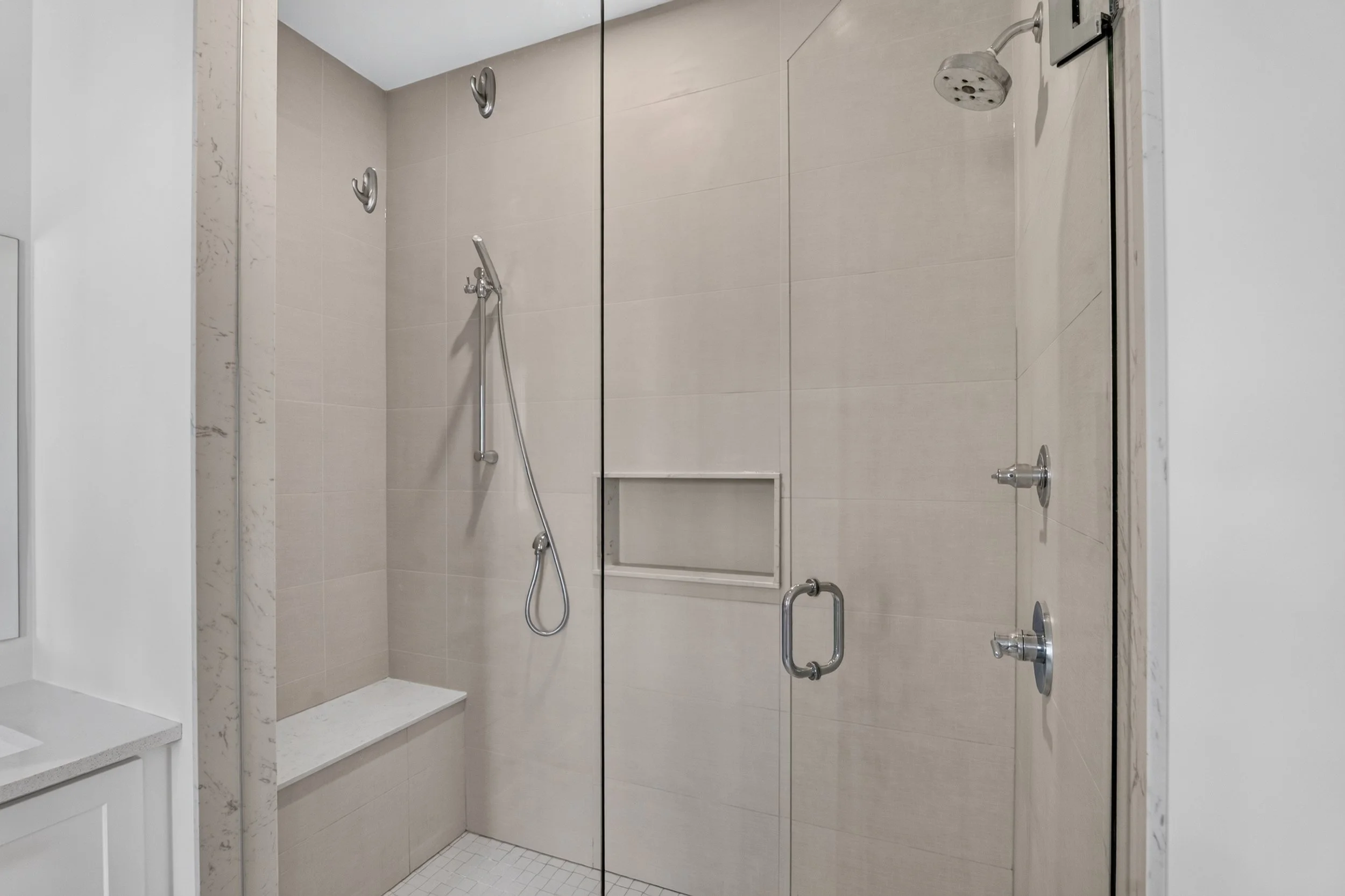 Frameless - 40 Lowther Ave - 049.jpg