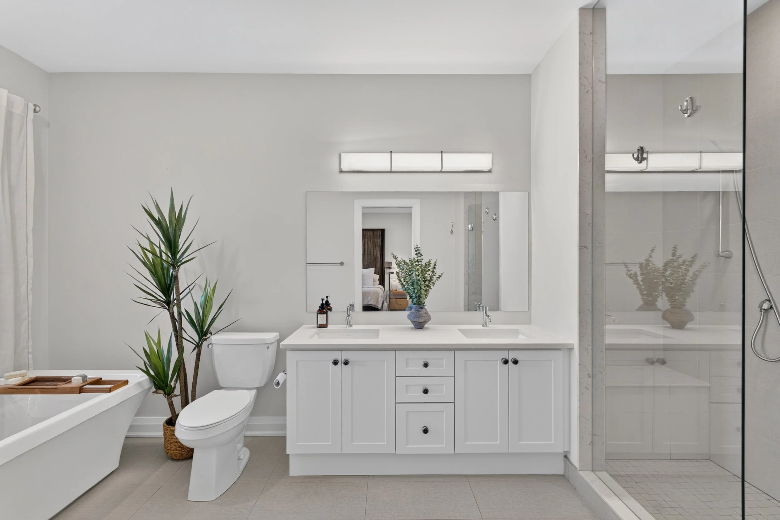 Frameless - 40 Lowther Ave - 046.jpg