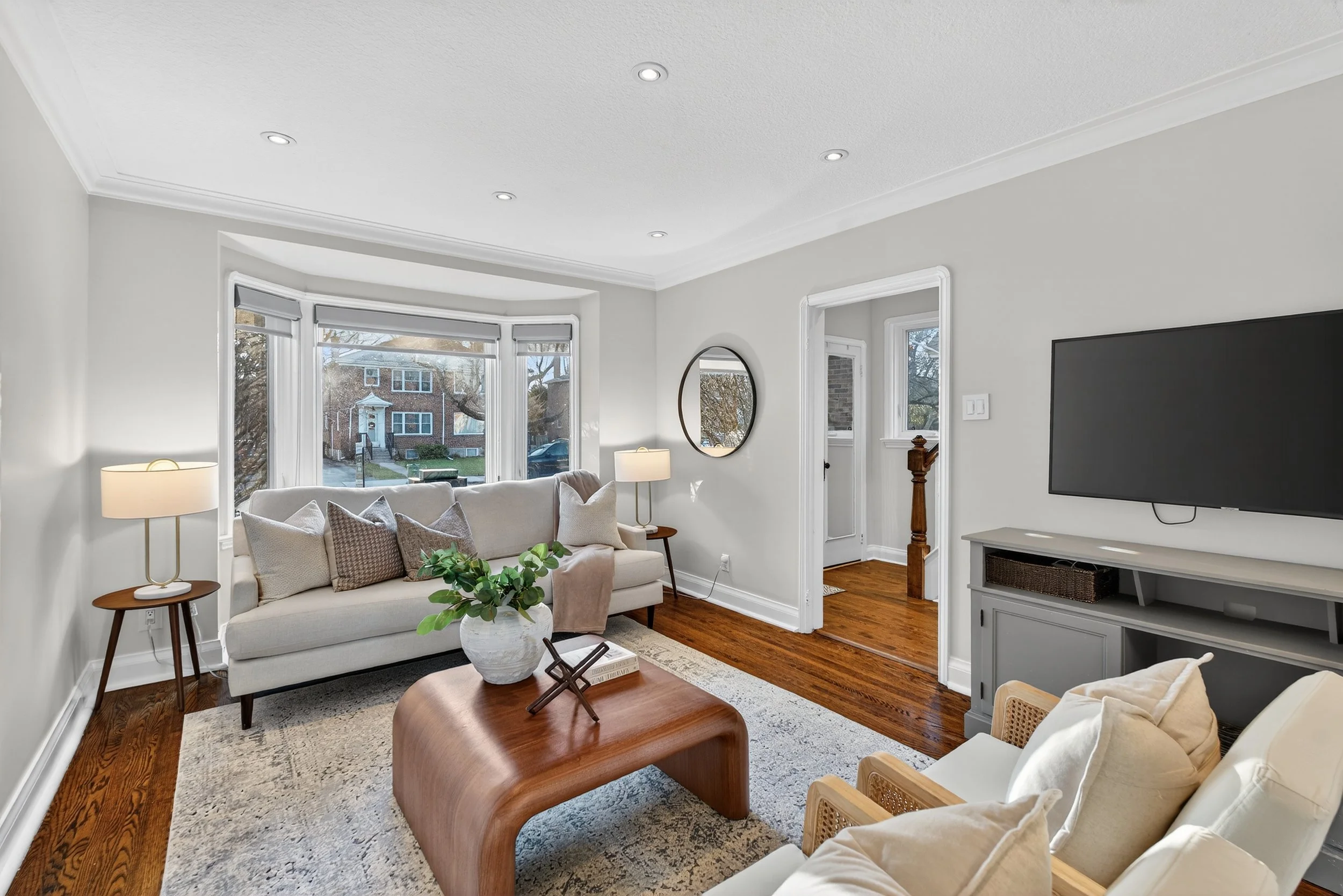 Frameless - 505 Sutherland -011.jpg