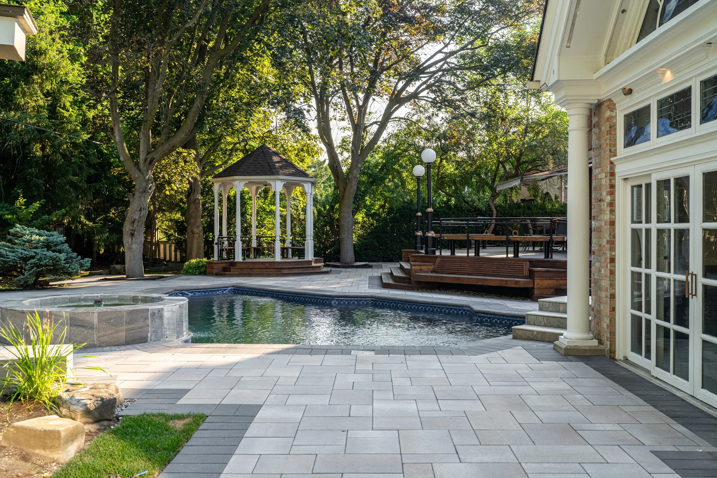 Frameless - 15 Daffodil Ave - 2 -092.jpg