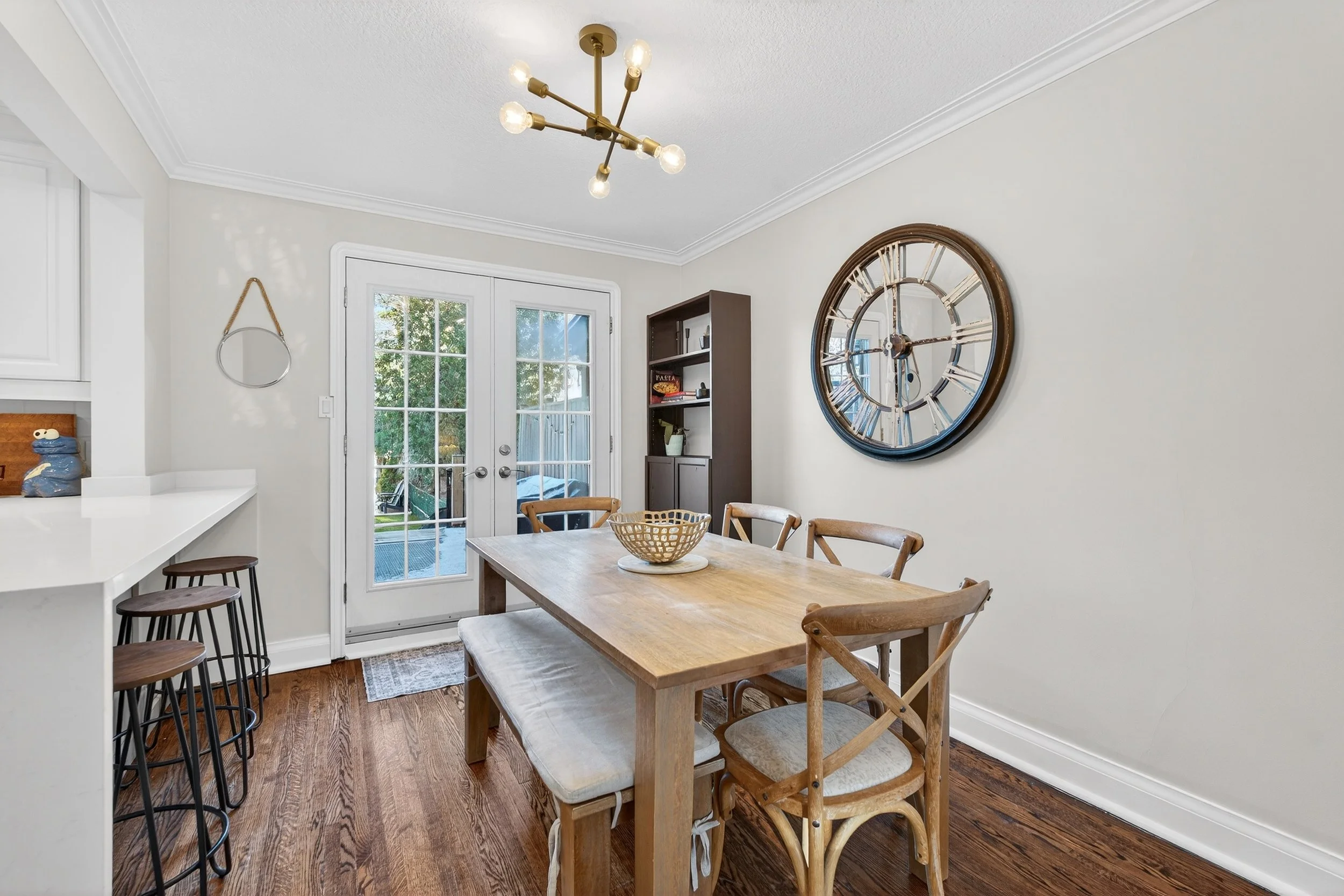 Frameless - 505 Sutherland -013.jpg