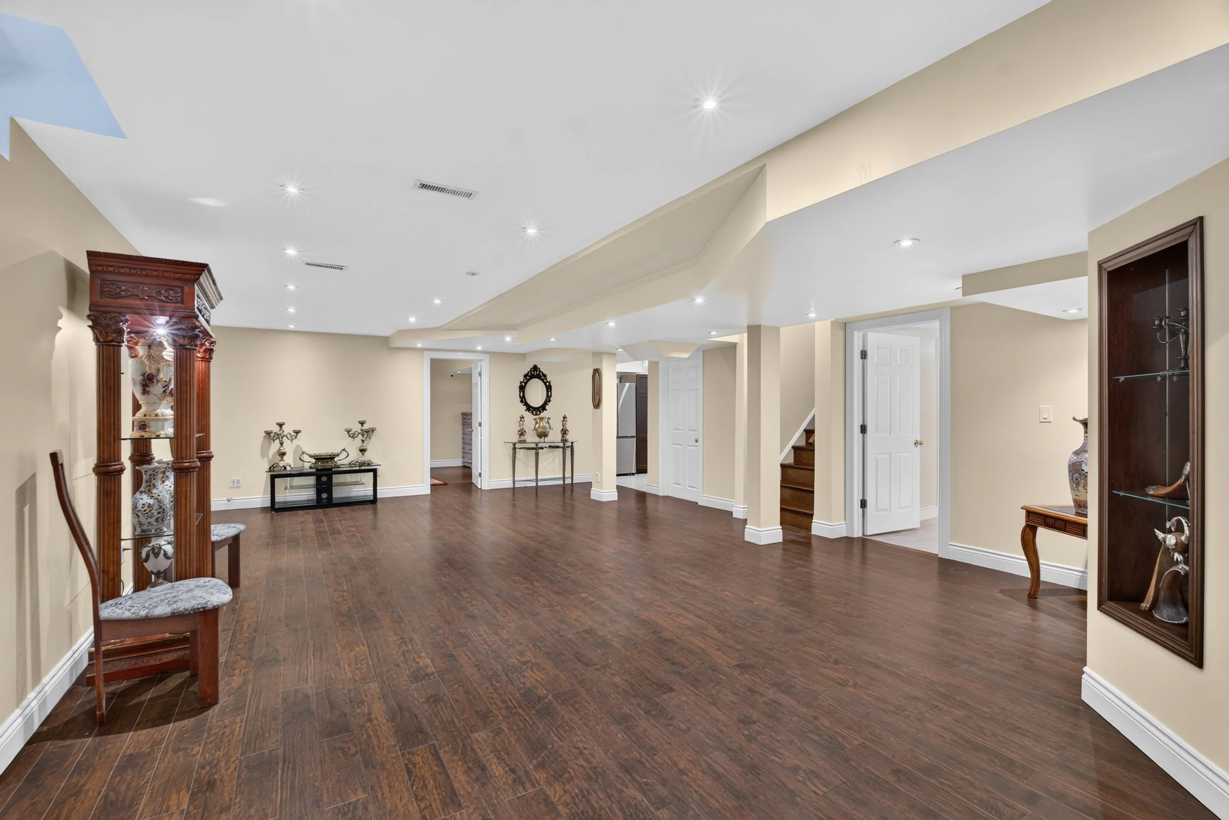 Frameless - 106 Wood Rim Dr - 055.jpg