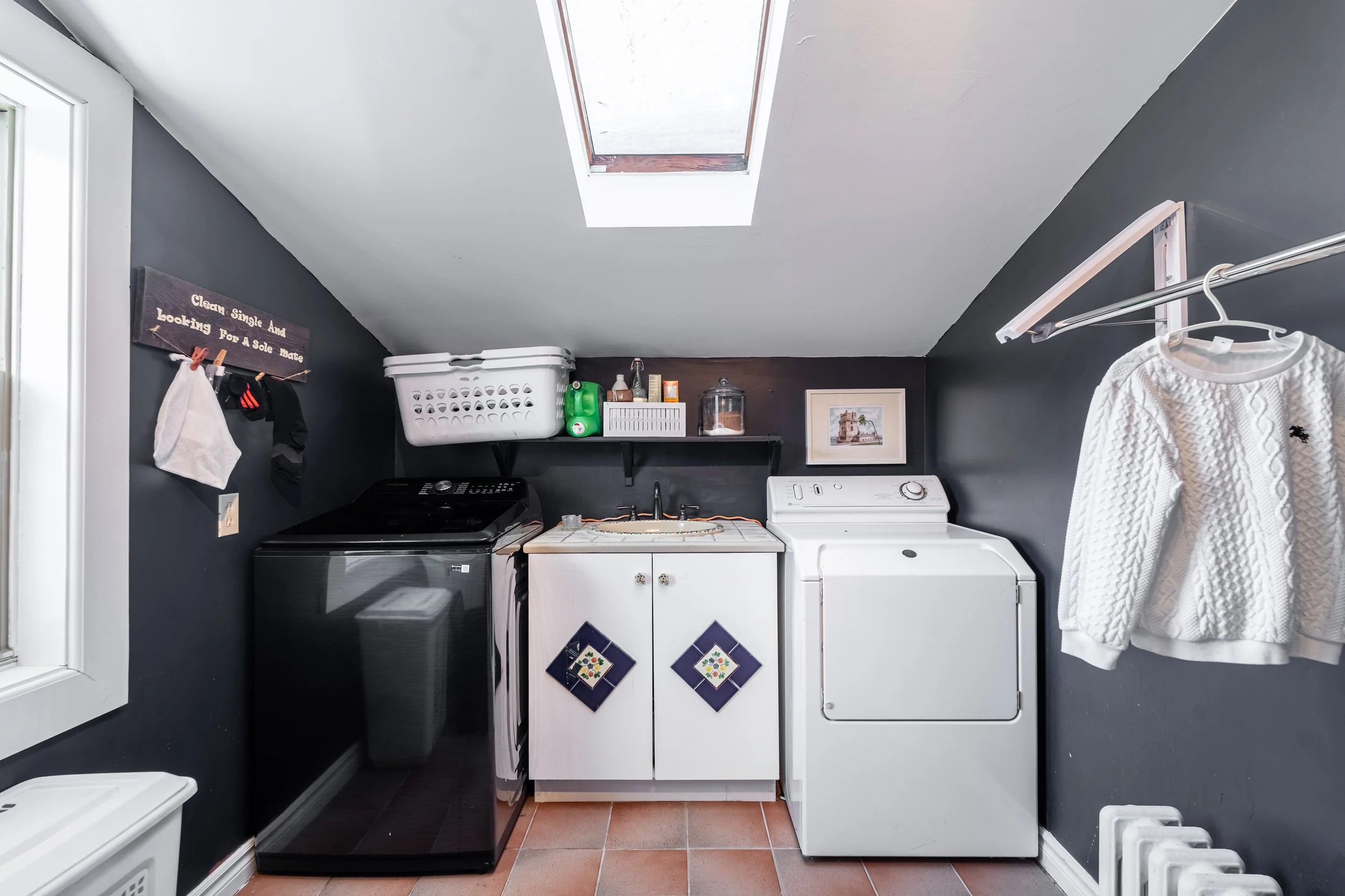 Framless - 6038 Main St - 043.jpg