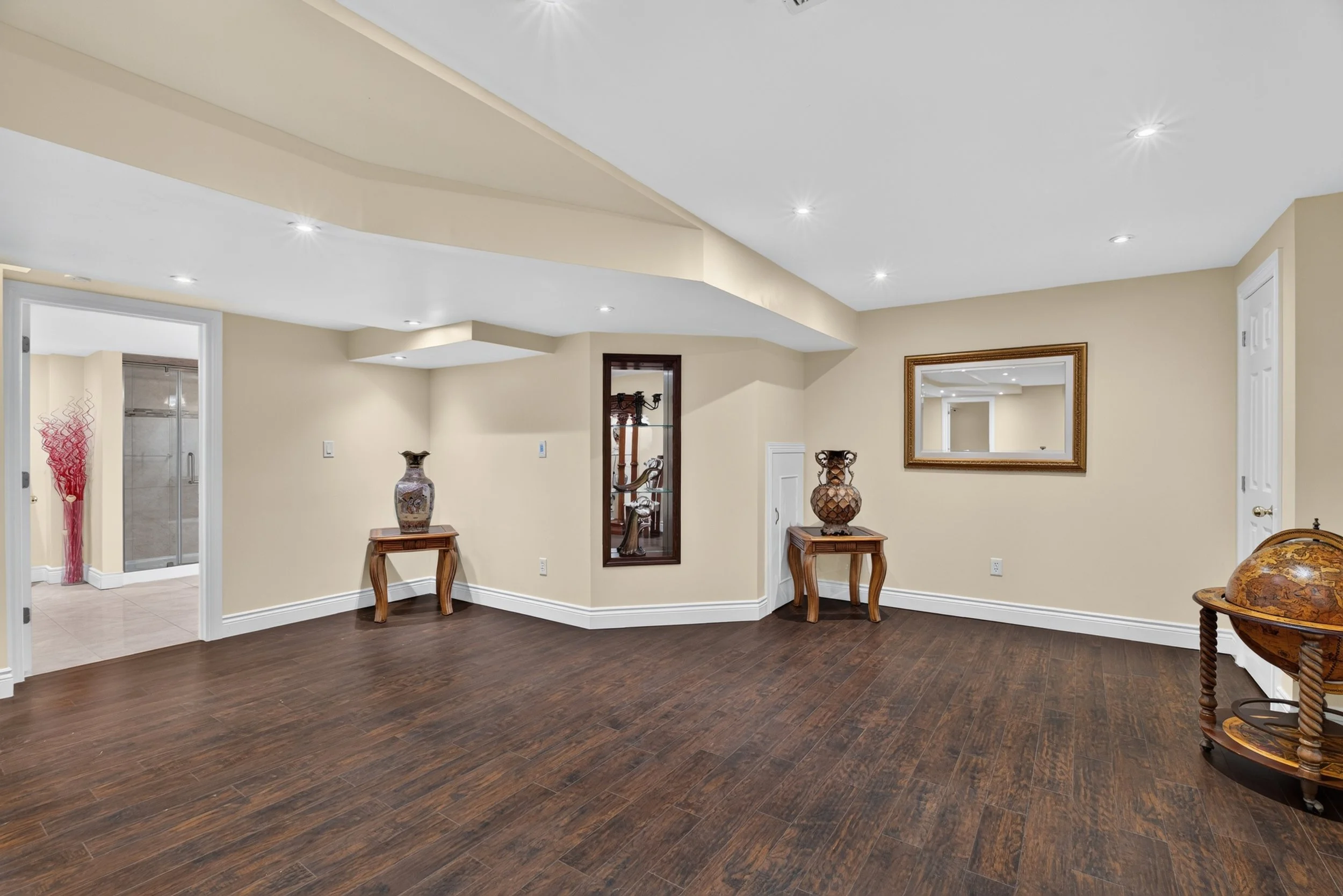 Frameless - 106 Wood Rim Dr - 052.jpg
