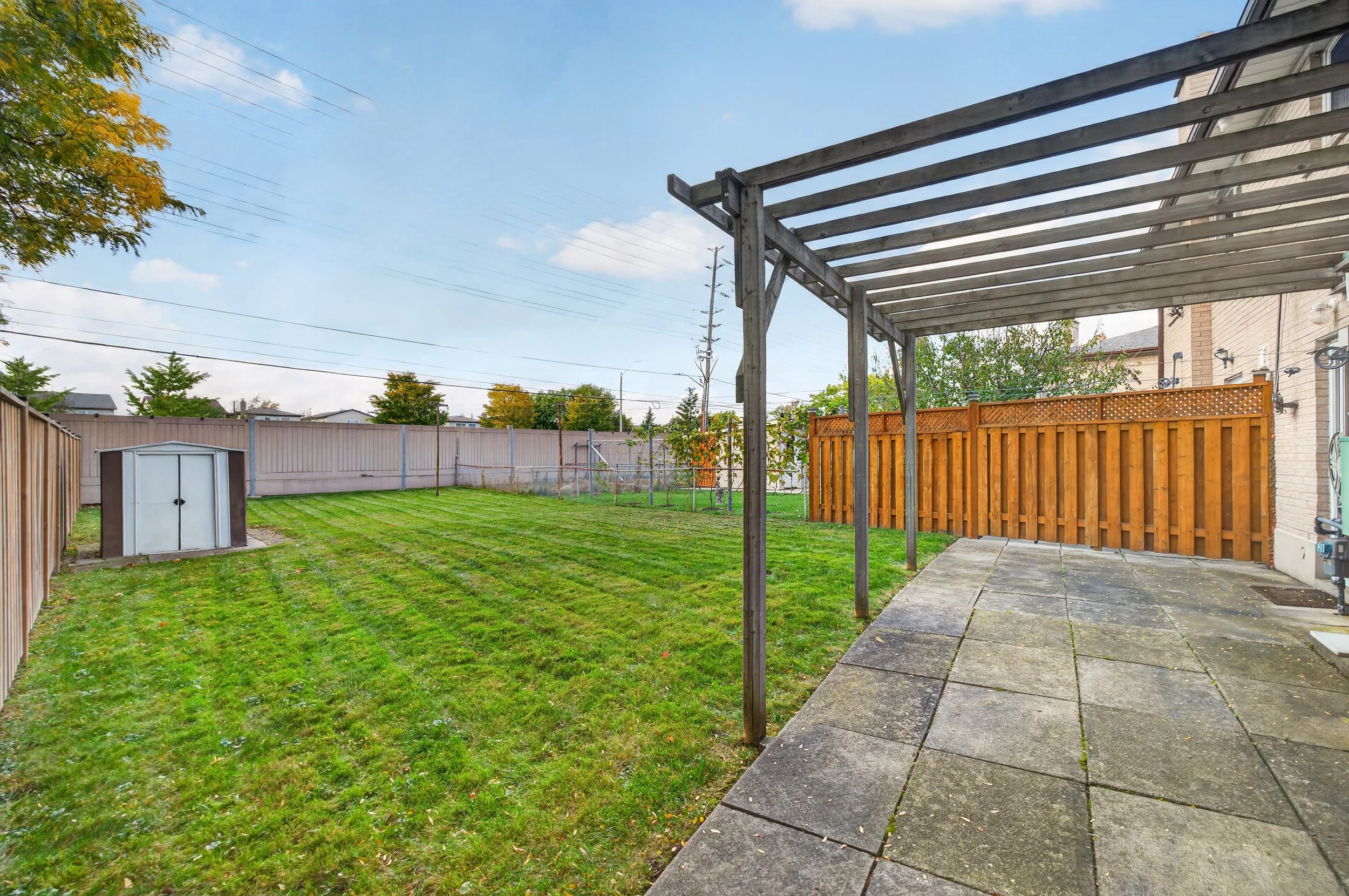 Frameless - 3697 Broomhill Cres - 053.jpg