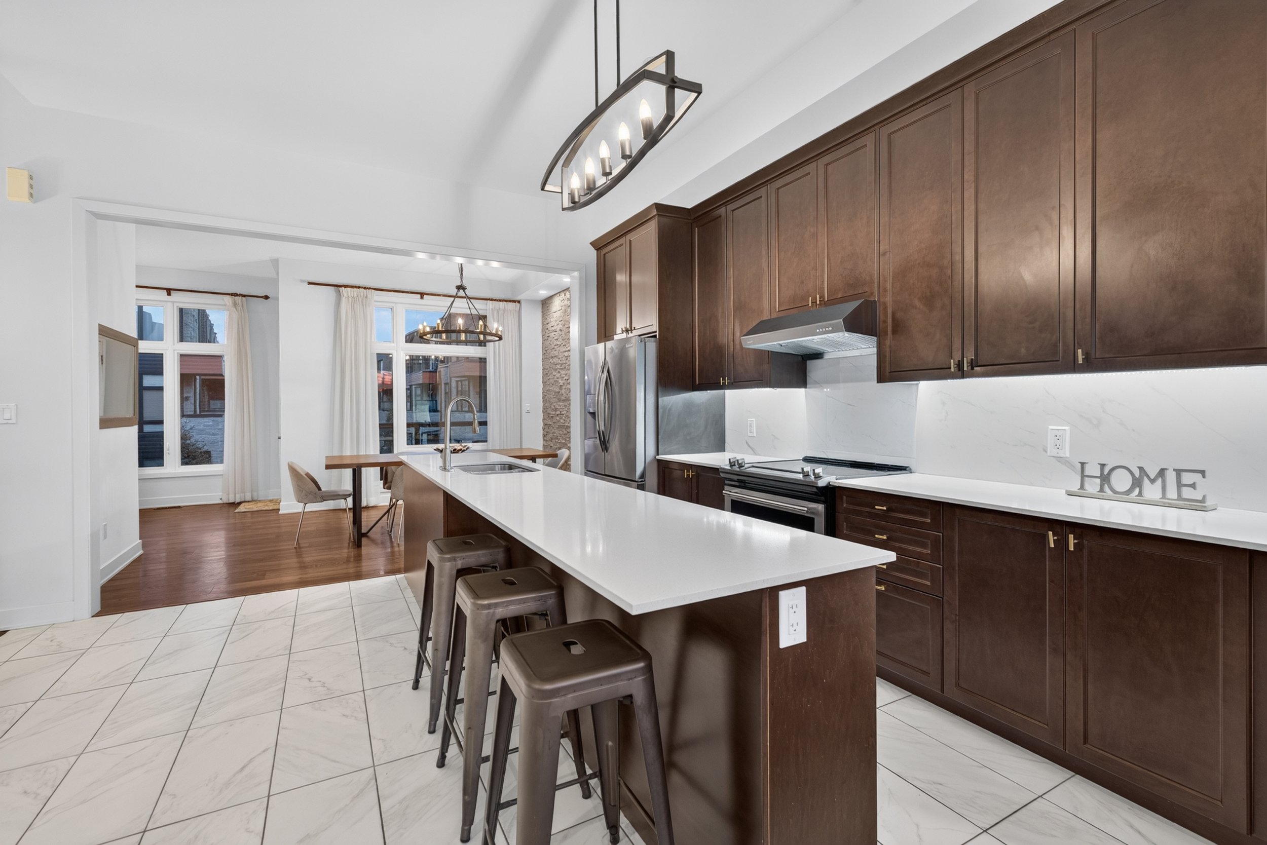 Frameless - 62 Pageant Ave - 013.jpg