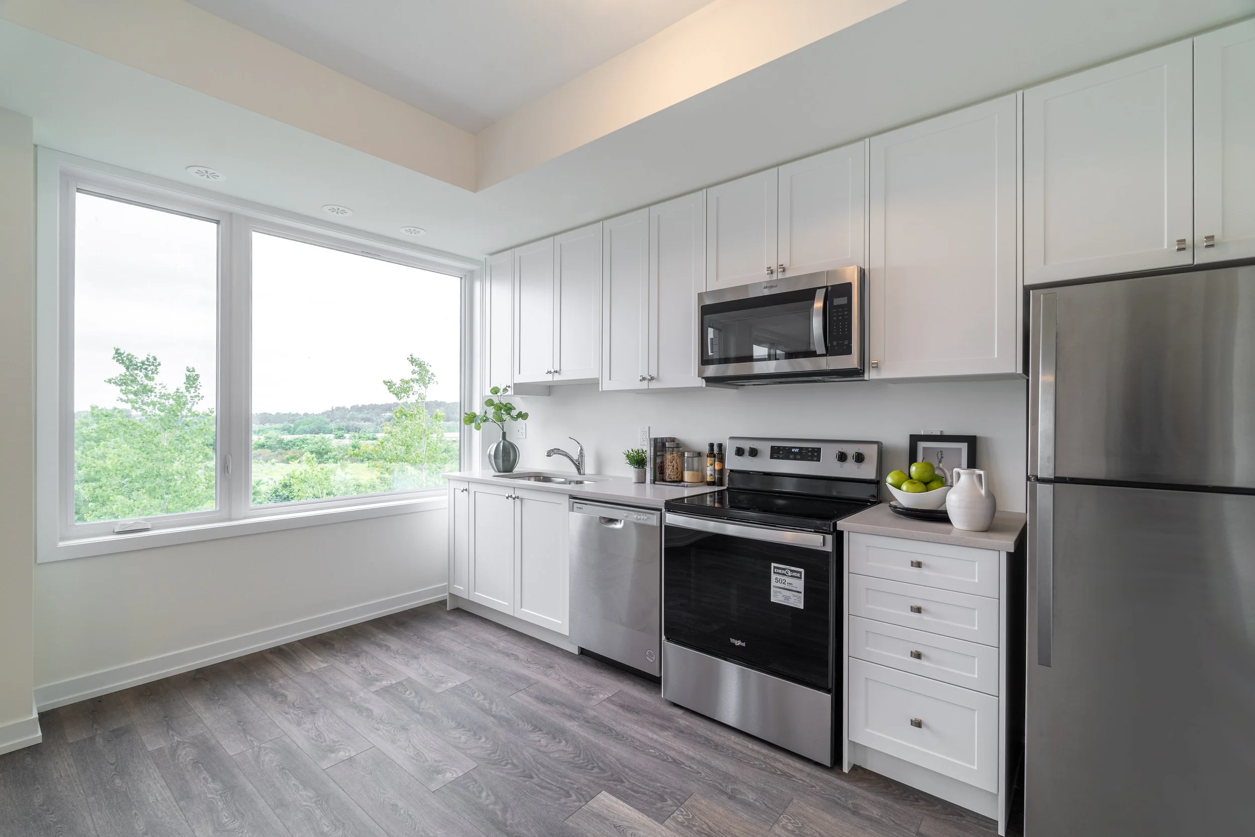 Frameless - Unit 2103-160 Densmore Rd - 013.jpg