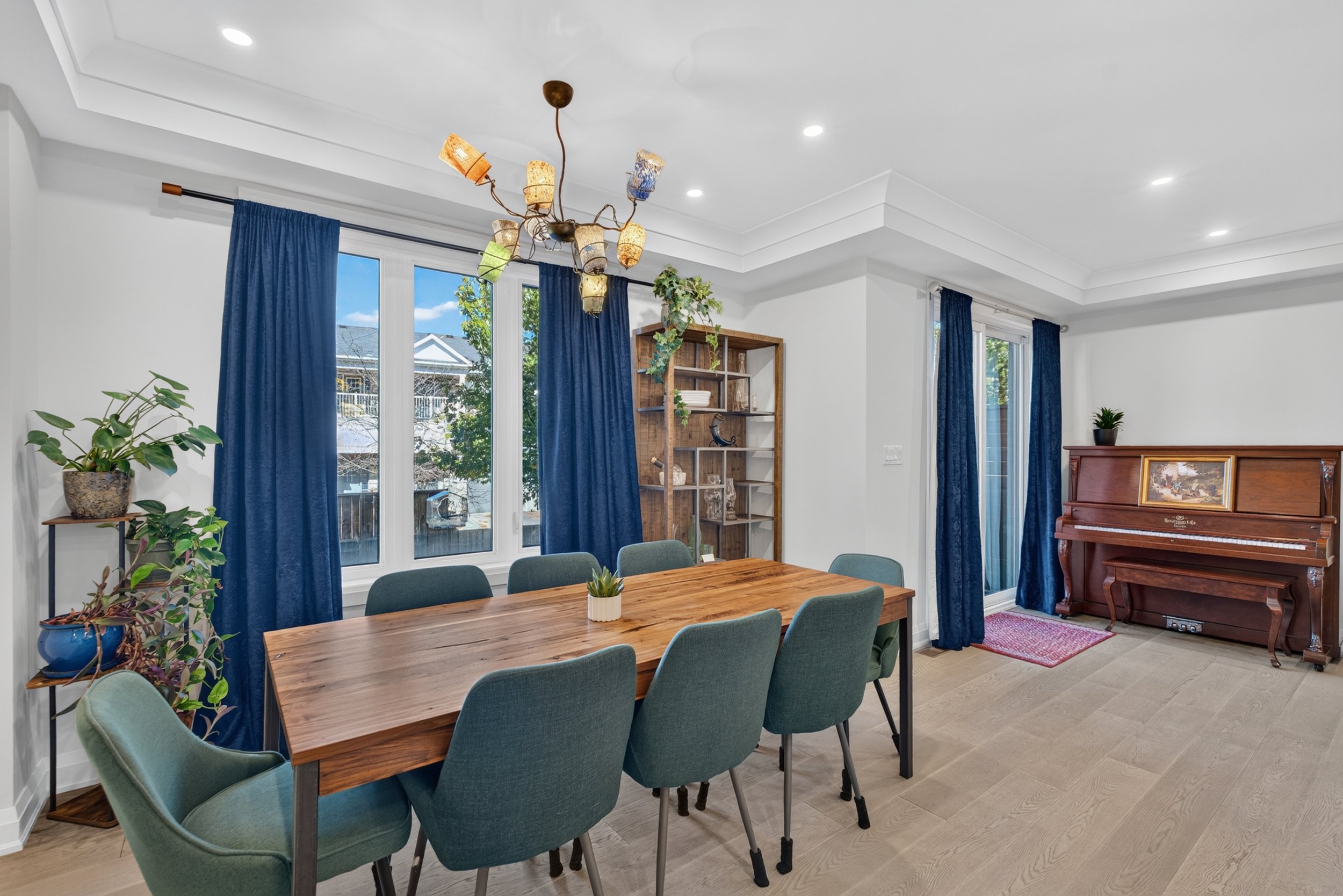 Frameless - 40 Lowther Ave - 027.jpg