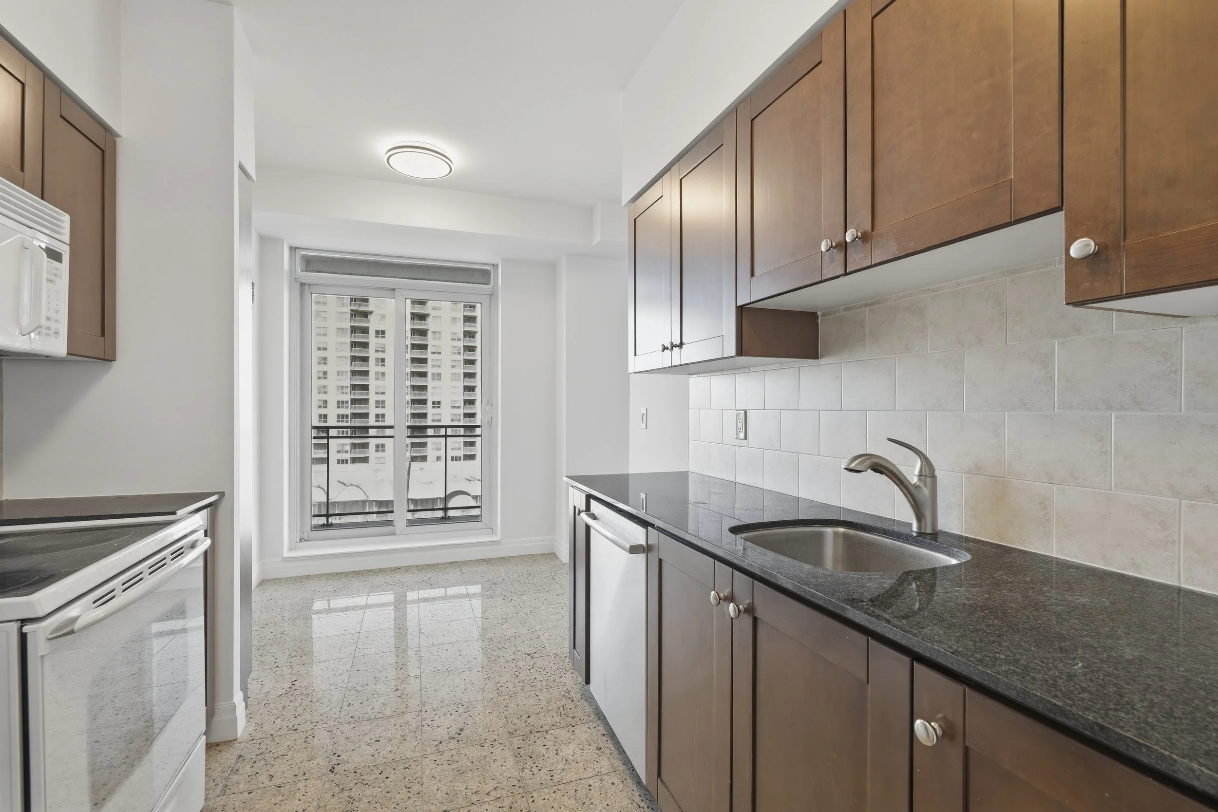 Frameless - 808 2119 Lake Shore Blvd - 022.JPG