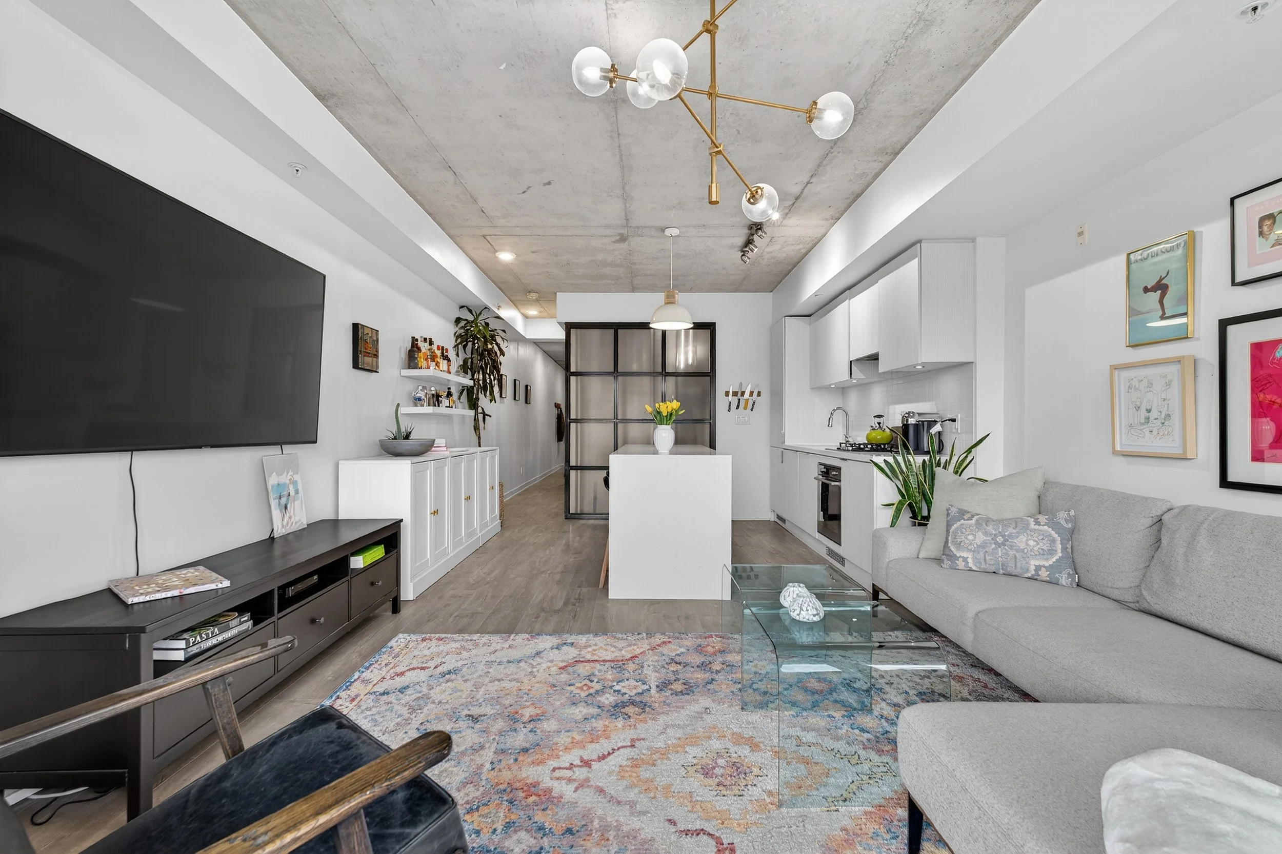 Frameless - 322 109 Ossington Ave -  020.jpg