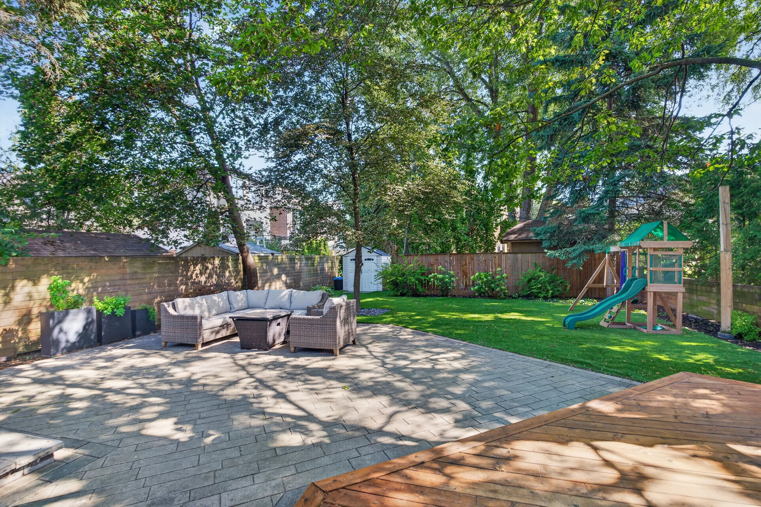 Frameless - 521 Sutherland - 060.jpg