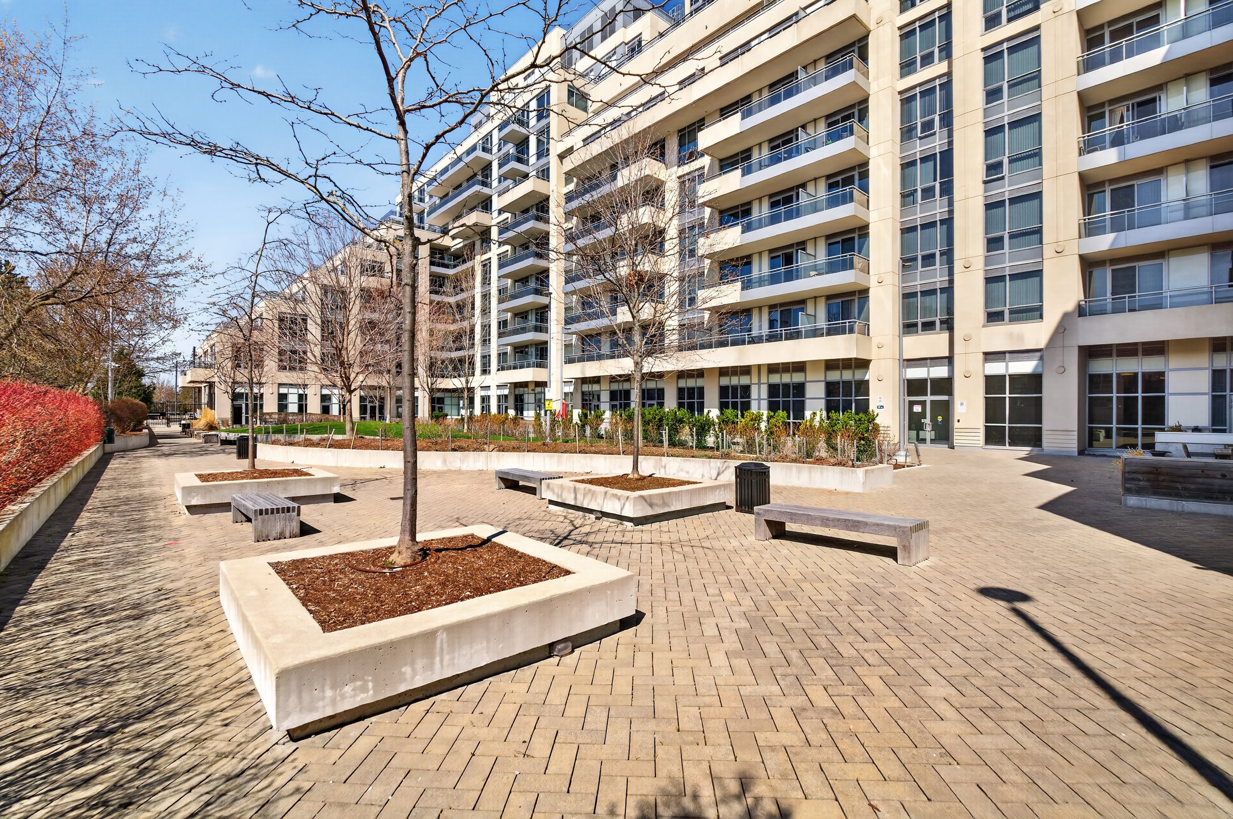 Frameless - 9199 Yonge St Unit 102SE - 036.jpg