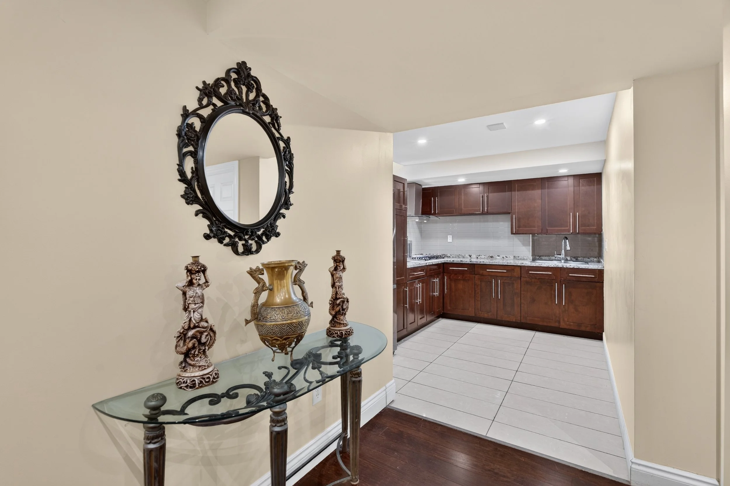 Frameless - 106 Wood Rim Dr - 056.jpg