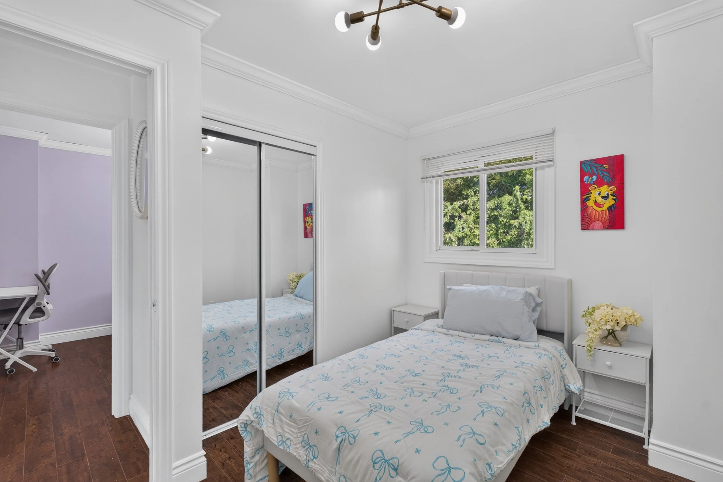 Frameless - 14 Mullis Cres - 026.jpg