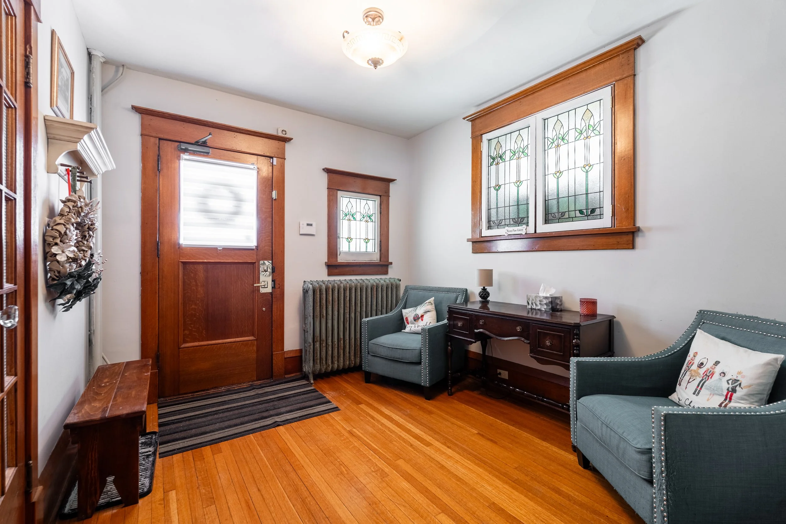 Framless - 6038 Main St - 012.jpg