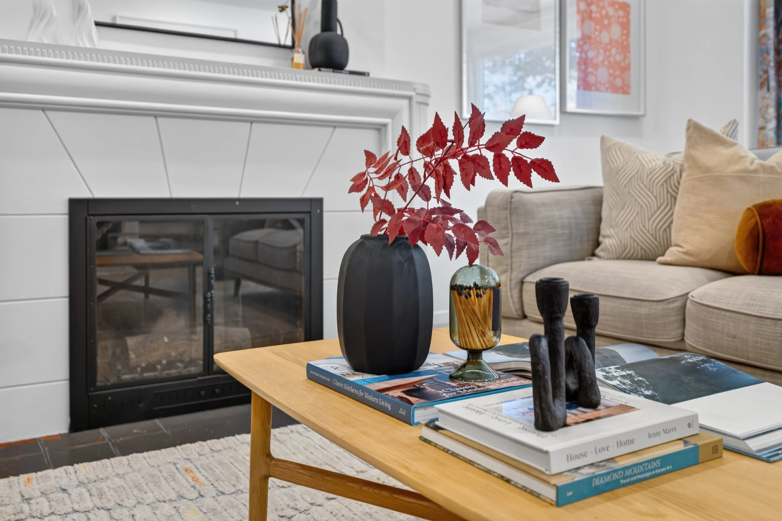 Frameless - 521 Sutherland - 014.jpg