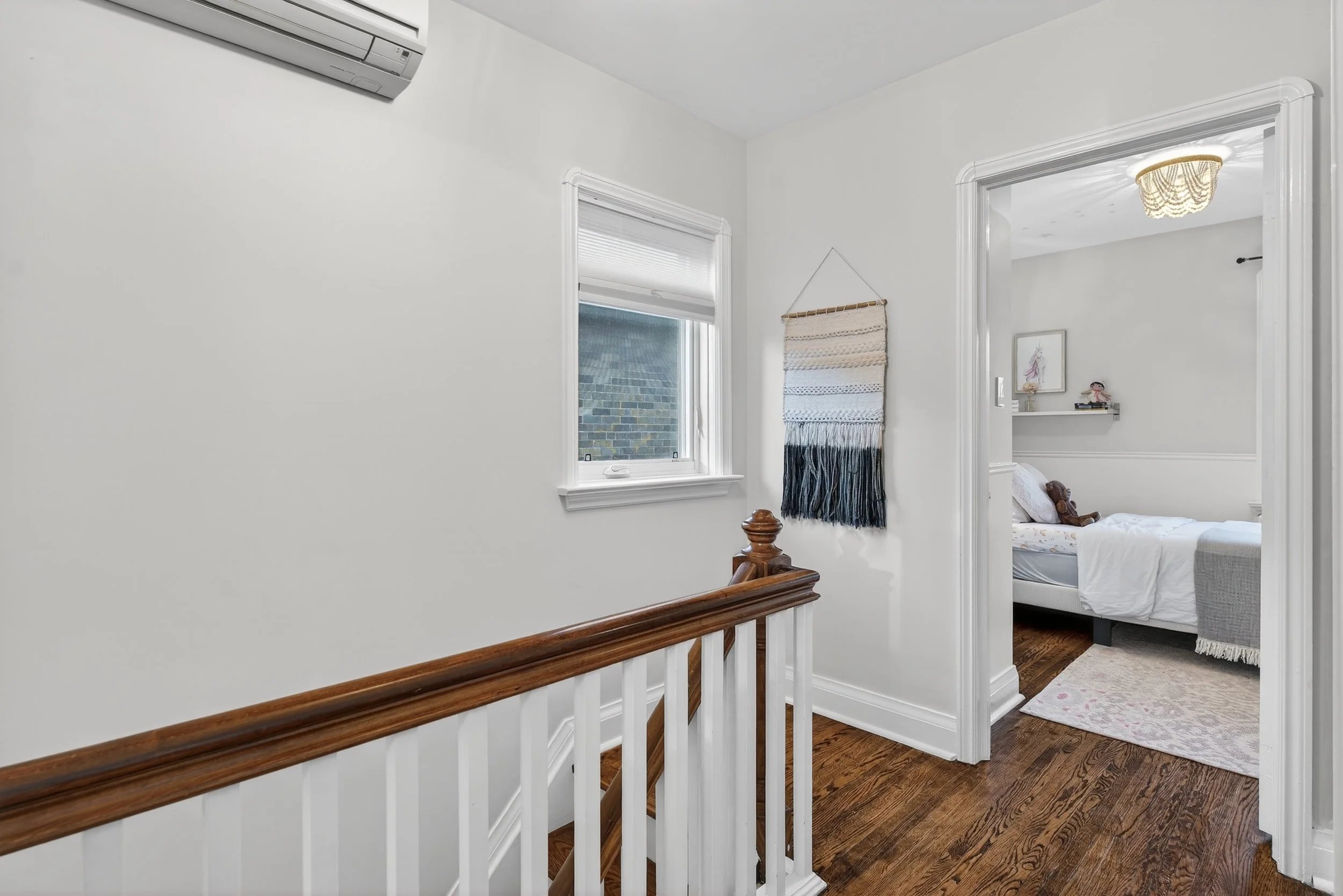 Frameless - 505 Sutherland -028.jpg