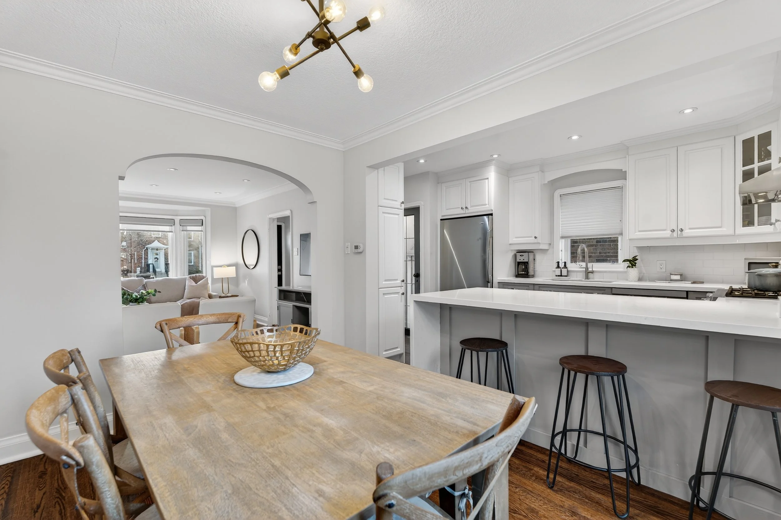 Frameless - 505 Sutherland -015.jpg