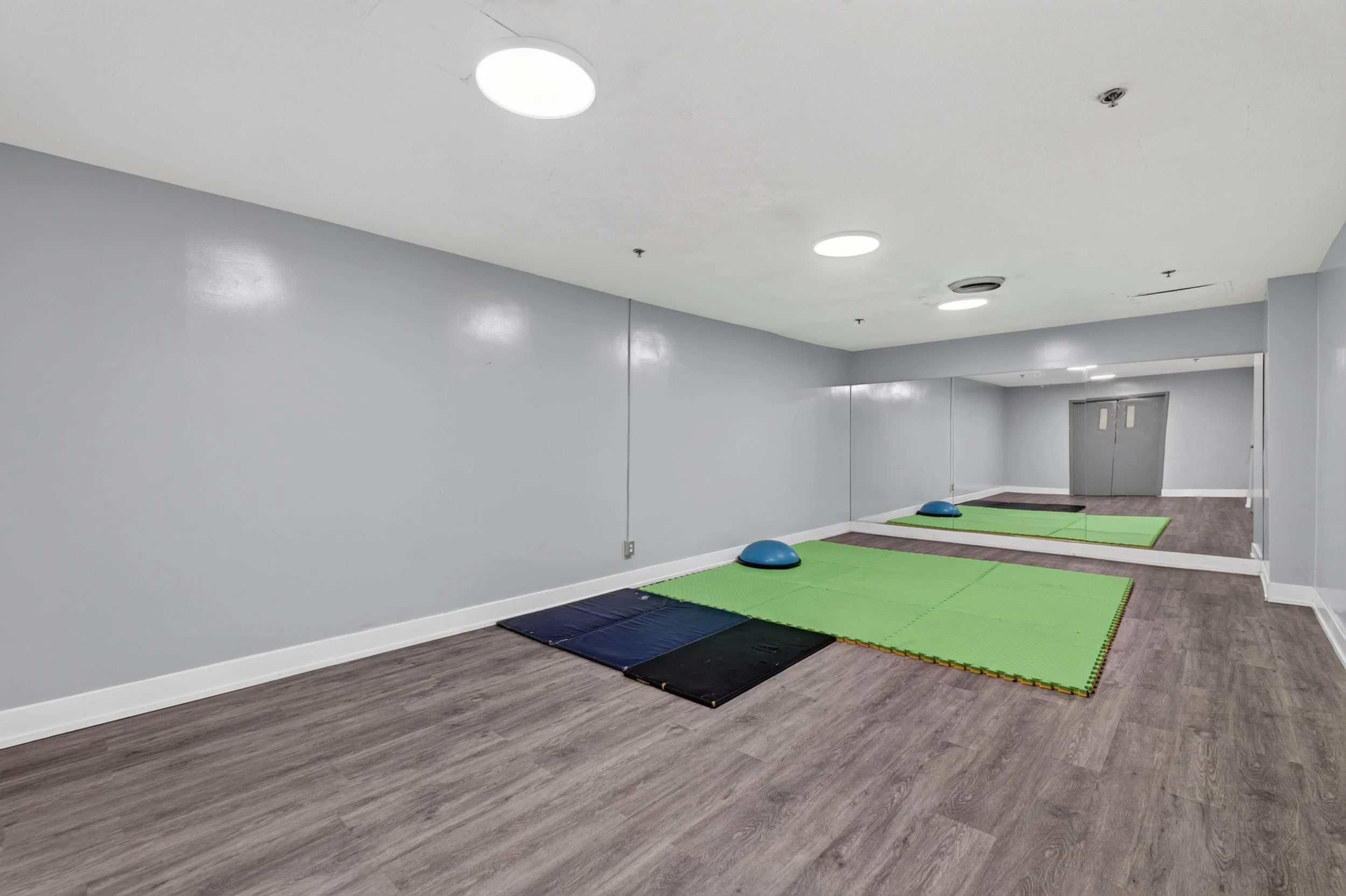 Frameless - 362 The East Mall - 054.jpg